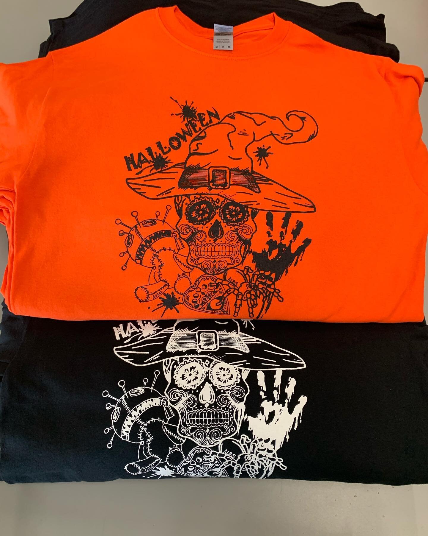 Getting into the Halloween spirit around here🎃 Printed this spooky design for local artist @labsbysmall 

#kinstonnc #magicmilescreenprintingco #madeinKinston #spooky
