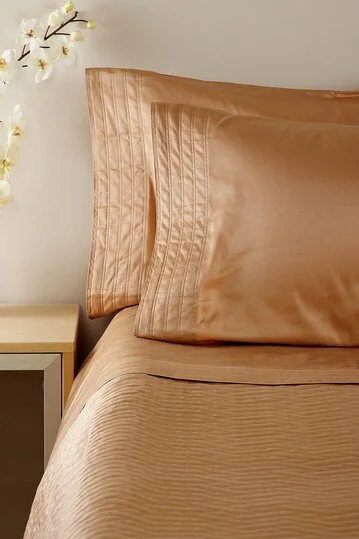 Mondrian: Luxury Linen Set