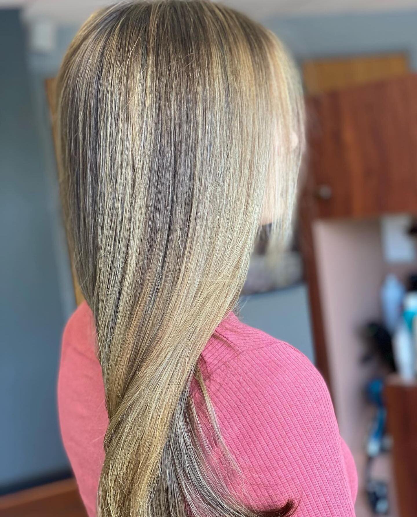 balayage babe 

&bull;
&bull;
&bull;
@hair_by_gabi.norton 

#mclean #virginiahair #mcleanhairstylist
#virginiahairsylist #mcleanhairsalon #tysonscornerhairstylist 
#tysonscornerhair #McLeanhair #703hair #571hair #balayage #virginiabalayage #goldwellu