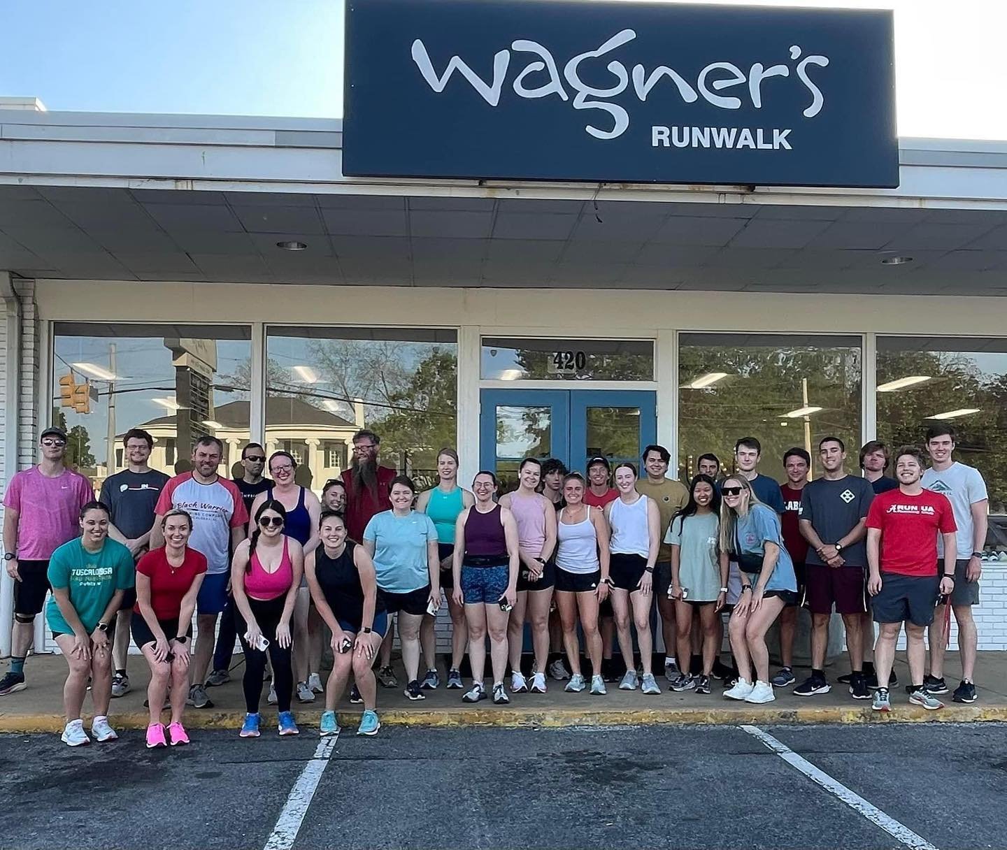 🍹 Great time and  turnout at our monthly Pub Run with @sessioncocktails last night! 

🍸 What&rsquo;s your favorite drink at Session?

Join us for our next Pub Run with @blackwarriorbrewing on Monday May 20!