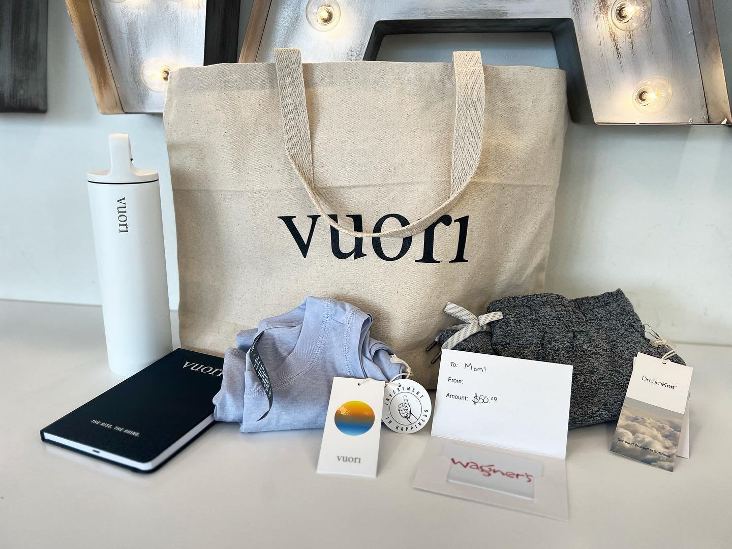 🎉 MOTHER&rsquo;S DAY GIVEAWAY!!
&bull;
One special mumma is going to win this amazing Vuori and Wagner&rsquo;s RunWalk bundle that includes TWO Vuori apparel pieces, a duffel, journal, water bottle and $50 shopping spree at Wagner&rsquo;s RunWalk!!
