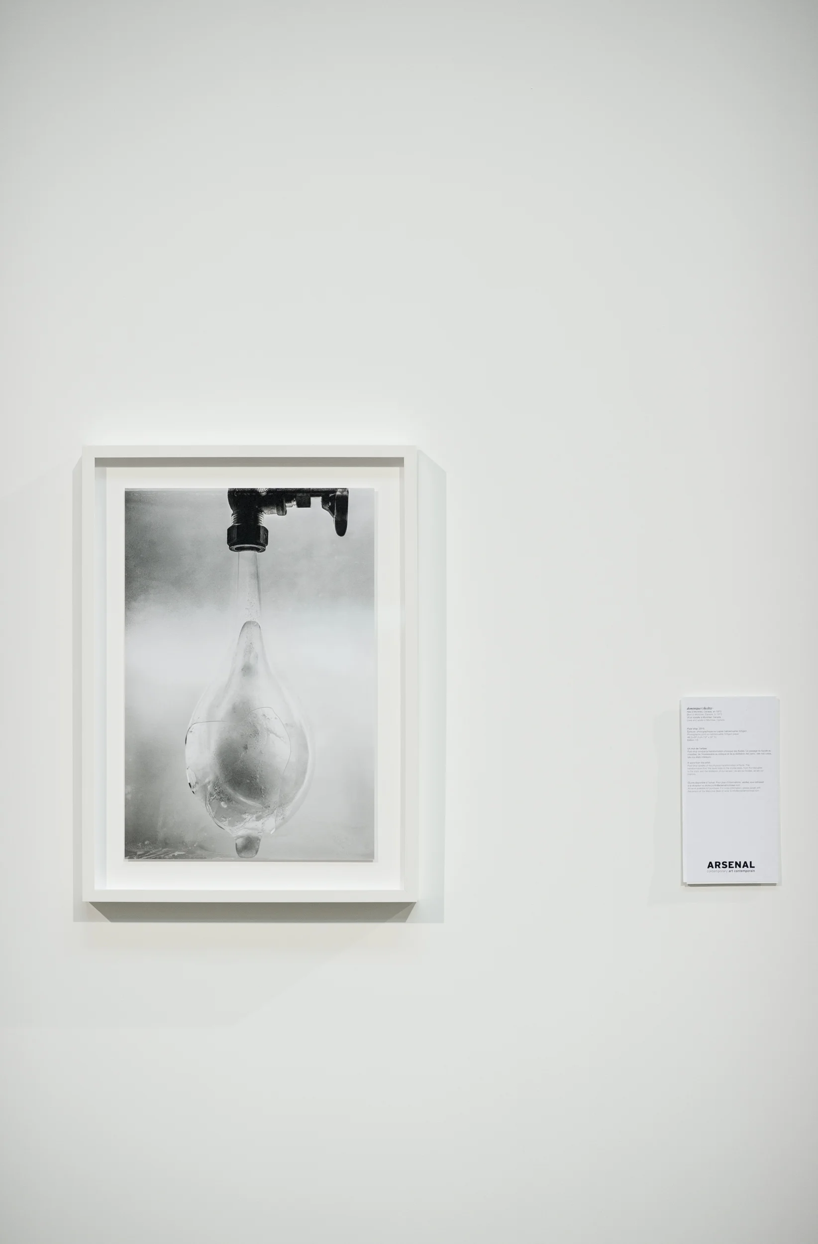 Fluid drop , 2015. Épreuve photographique sur papier hahnemuehle 325gsm Photographic print on hahnemuehle 325gsm paper 48.3 x 67.3 cm (19” x 26” ½) Edition 1/5 Collection privée