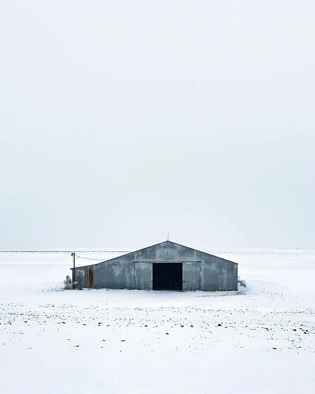 Northeast Kansas.
.
.
.
.
💡: @katnie21 #kansas #barn #midwest #snow #landscape #iphonephotography #travel #outdoors #farm #explore #beautiful #usa #America #nature #nebraska #country #fog #field #snowy #photography #getoutside #neature #home