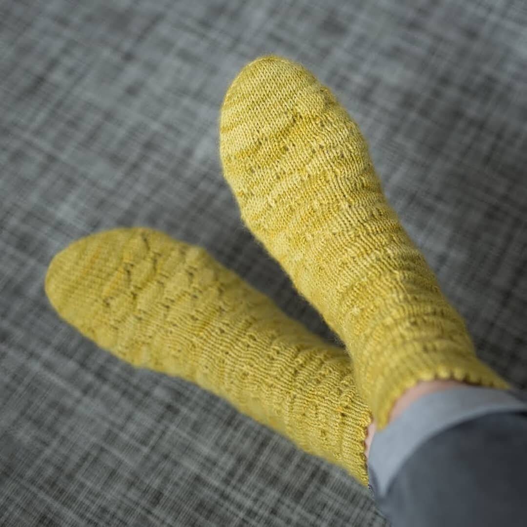 I haven't picked up my needles since February.  This was my last FO and probably will be for the foreseeable future. I didn't think it was even possible, but I'm too busy to miss knitting right now!

If you are wondering, the pattern is #socksforherm