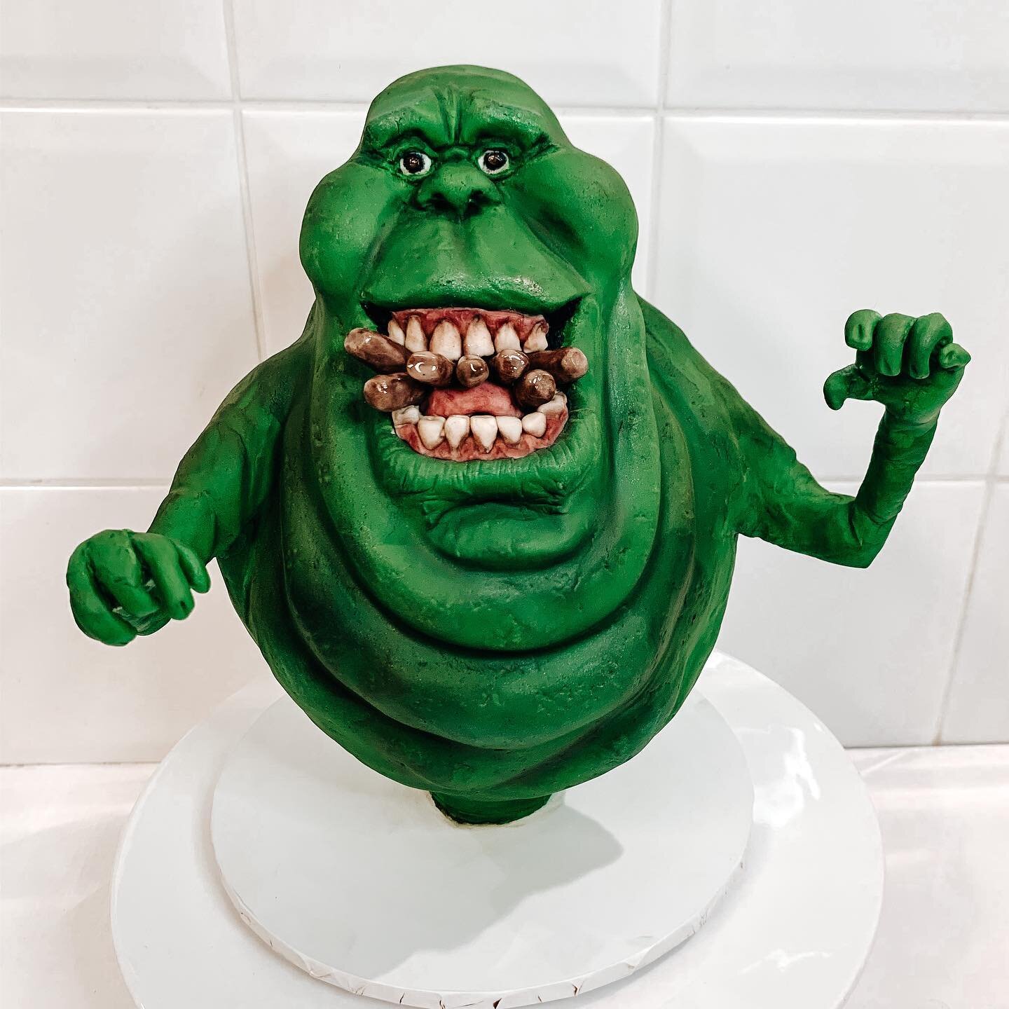 WEEK 4  SPOOKY CAKE COMP!

An 80’s throwback as promised and one of my favourite movies as a kid 👻

I present to you the final cake 

#SLIMER from #Ghostbusters 

I threw out 3 clues with lines from the movie 🎥 but no one picked up on them 🤣

Anno
