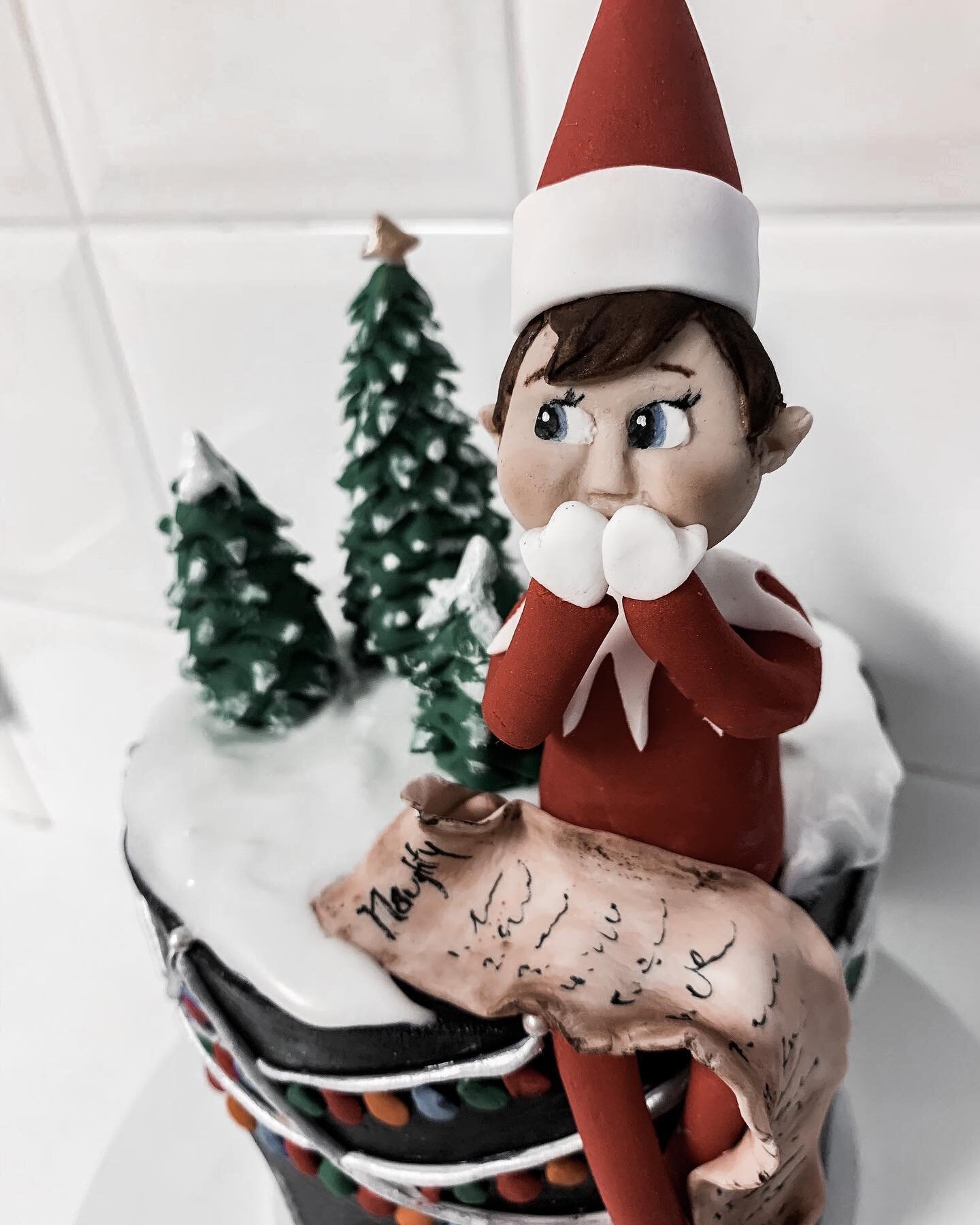 With two days to go, I’m checking off my to do list and schedule ! 

Does anyone else feel like Xmas just creeped up too fast this year?! 

🎀 🎄 

#naughtyornice #xmastime #elfontheshelf #areyouready #lists #schedulelife #cakelife #cakeart
