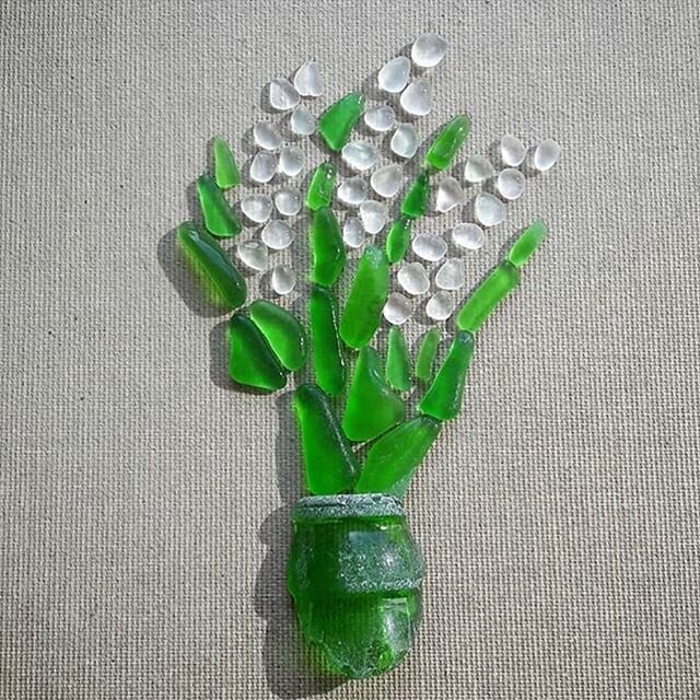 Hoping you are seeing some beautiful May flowers popping up in your part of the world! We love this sea glass creation by Pascale @birbili.pascale 🌱 If you would like to share a sea glass flower you create, please tag us #santabarbaraseaglasssharing