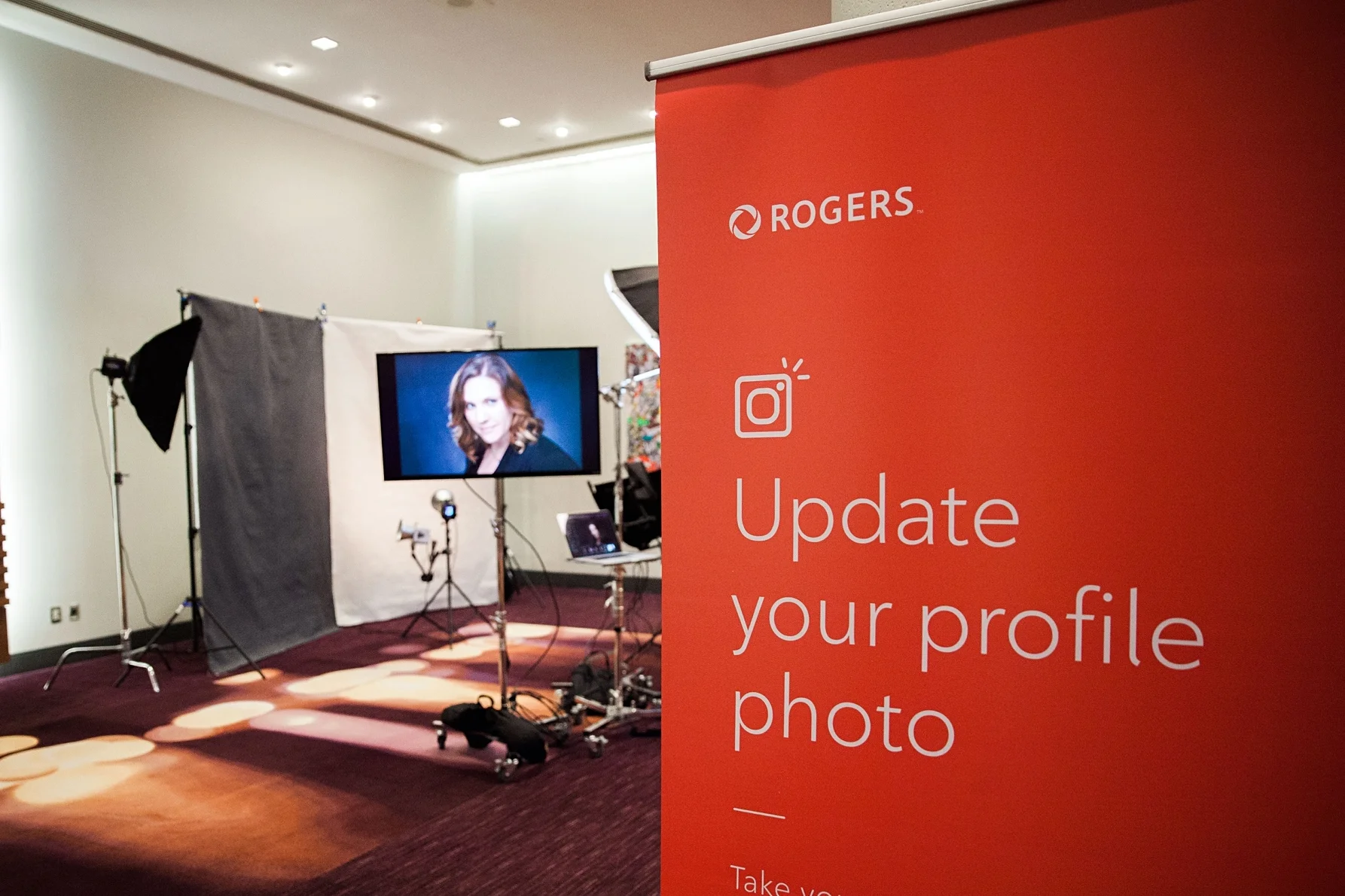 Headshot Photo Booth for Rogers Leadership Conference | Mobile Photography Studio