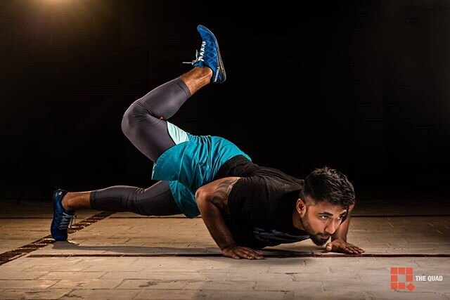 And the scorpion is ready to strike!

Also say hi to the boss of animal flow @coach.reddy 
Shot for the @thequad.in

#rahulsadagopan #studiophotoscape #athlete #sportsphotographer #fitness #lifestyle #fitasafiddle #animalflow #scorpion #iamthequad #f