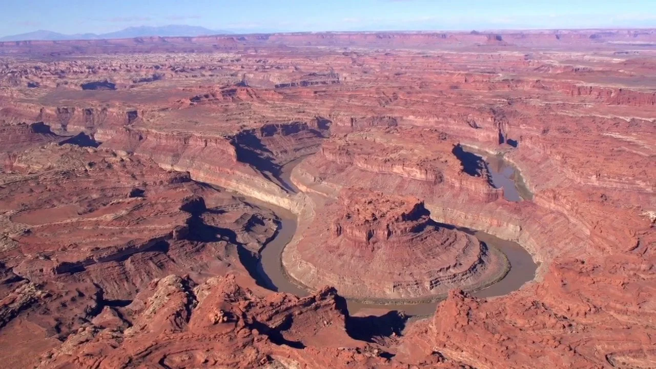 THE COLORADO / A HISTORY IN SONG AND IMAGE