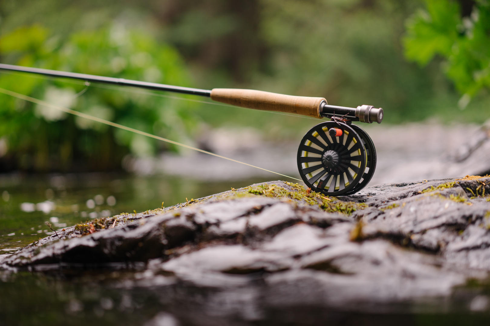 Anyone use vintage gear? This is my newest setup and the rod is awesome but  the reel is probably gonna get switched, this is massive for a 6wt. : r/ flyfishing