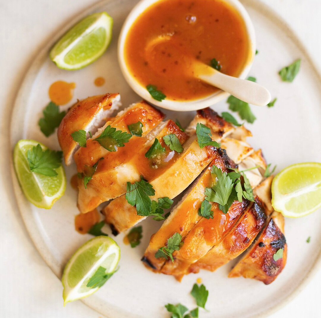 Mango Chilli Chicken 🌶 ​​​​​​​​
​​​​​​​​
Mango Chilli Chicken is delicious, sweet and spicy, perfect made in the oven, grill or barbecue.​​​​​​​​
​​​​​​​​
INGREDIENTS​​​​​​​​
2 chicken breasts​​​​​​​​
Chilli Mango Sauce​​​​​​​​
Fresh lime and parsle