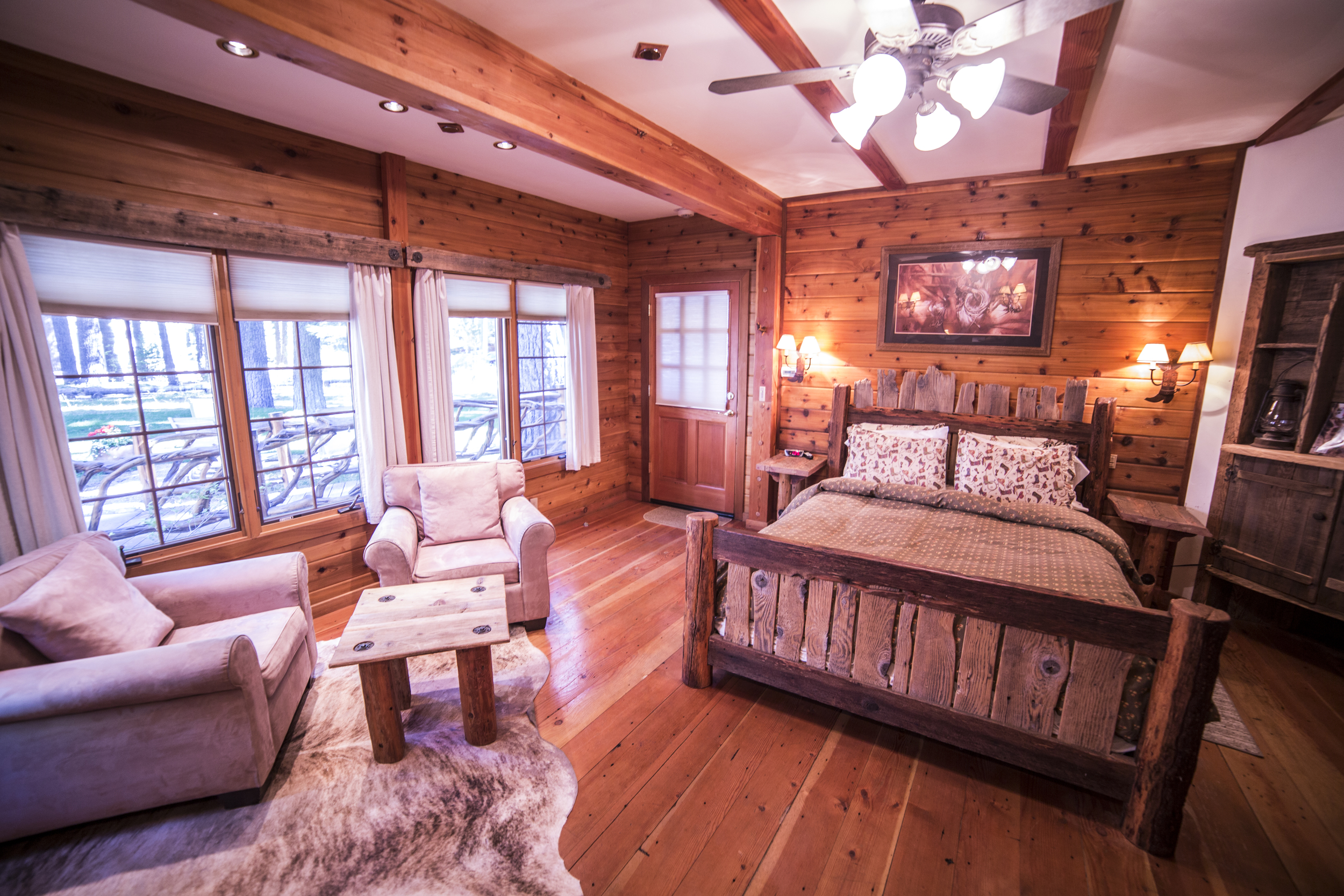 Cowboy Romance Cottage Inn Room