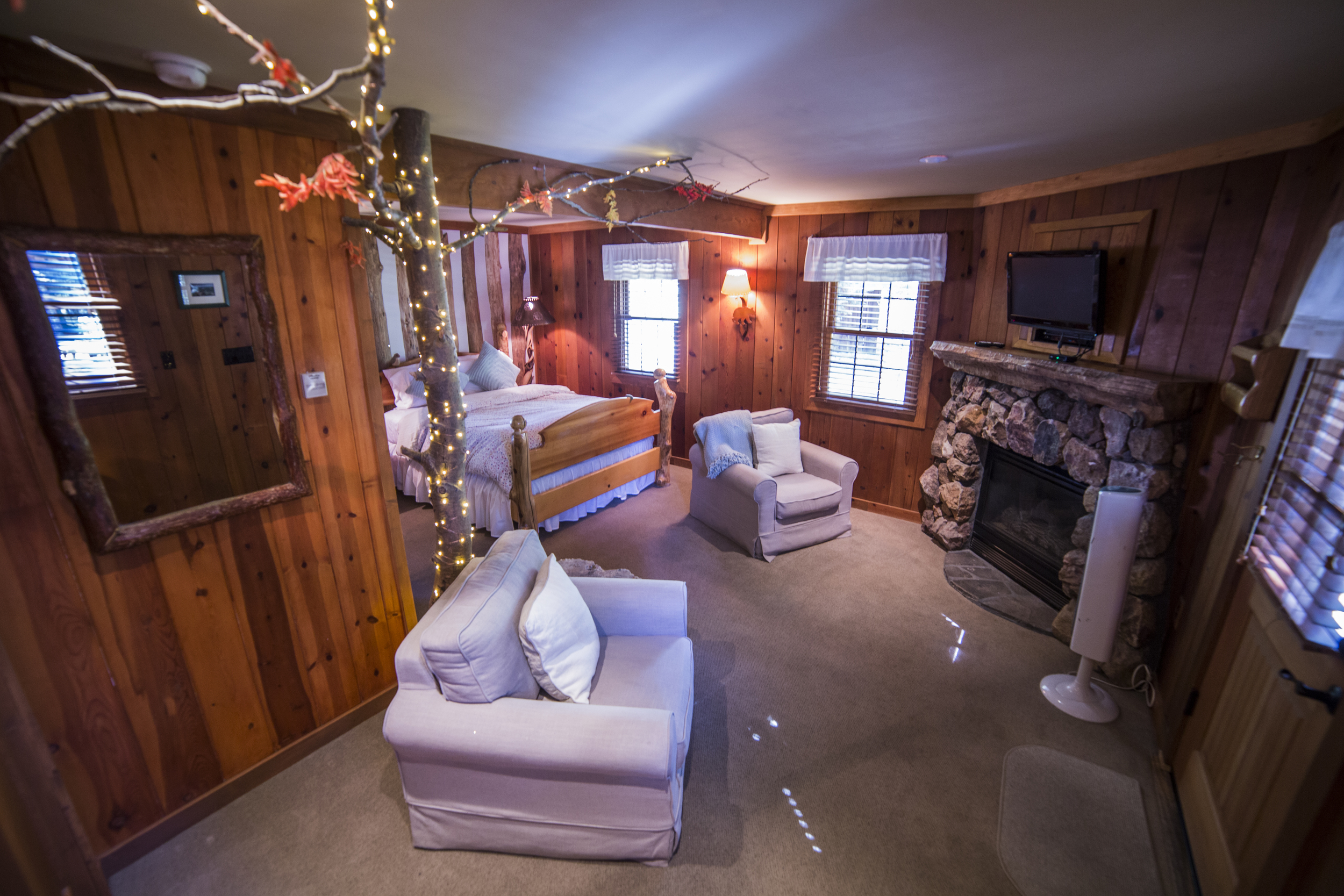 Enchanted Cottage Inn Room