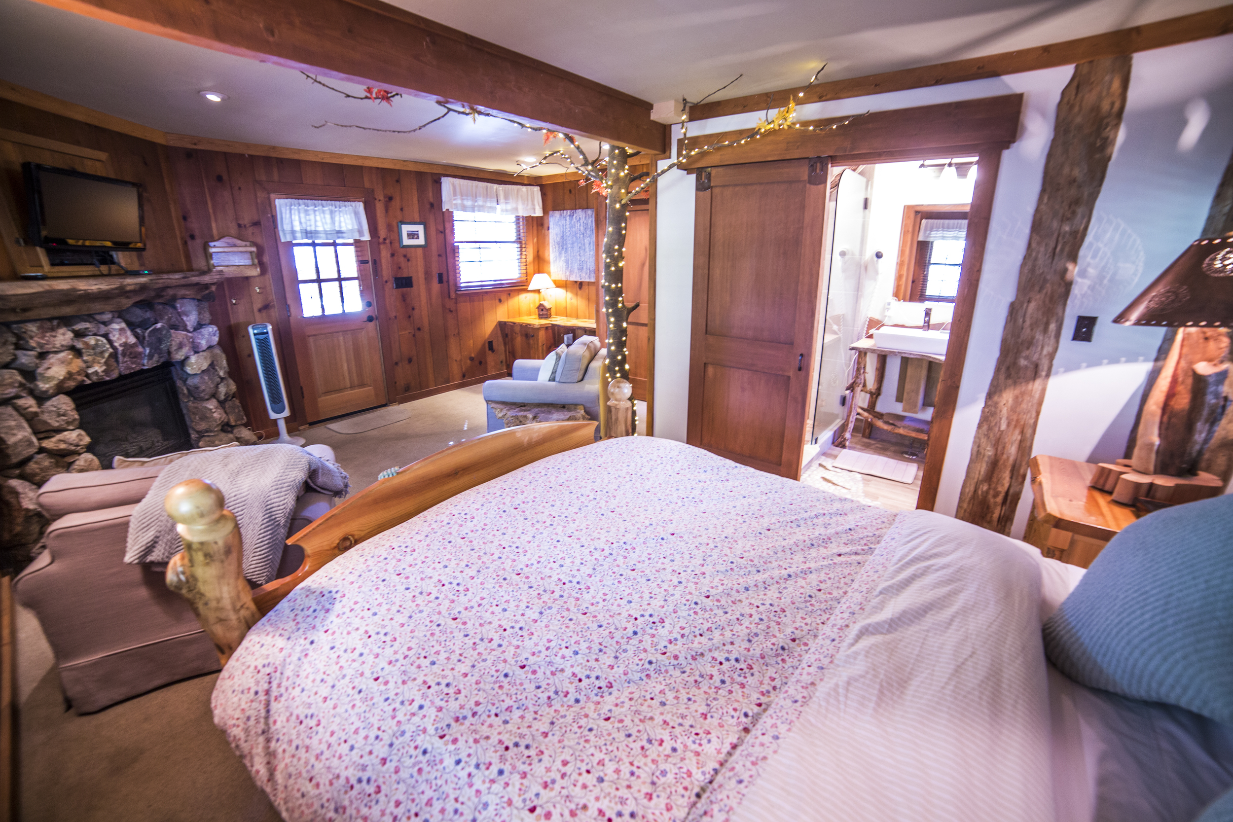 Enchanted Cottage Inn Room