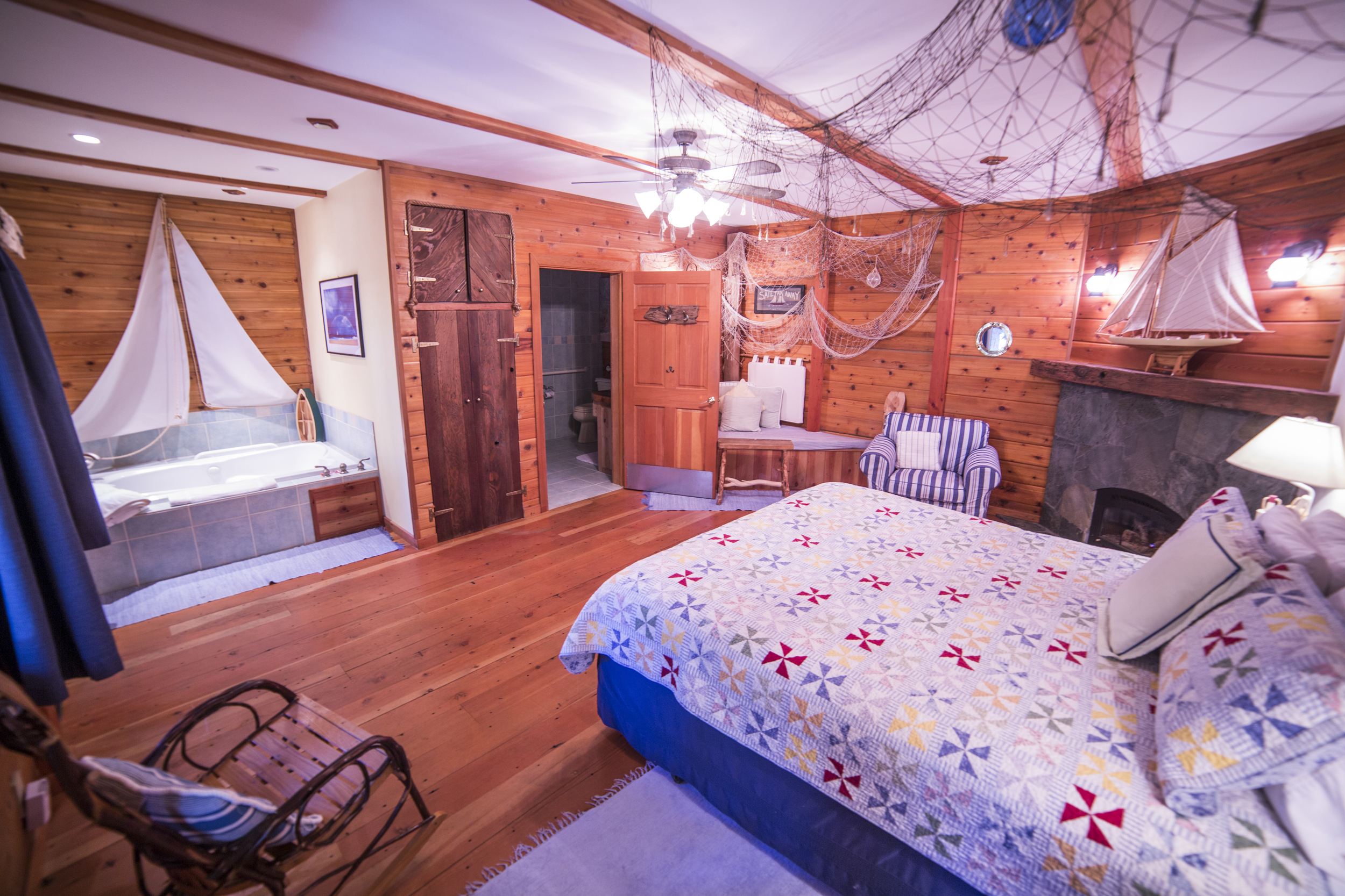 Sail Away Cottage Inn Room