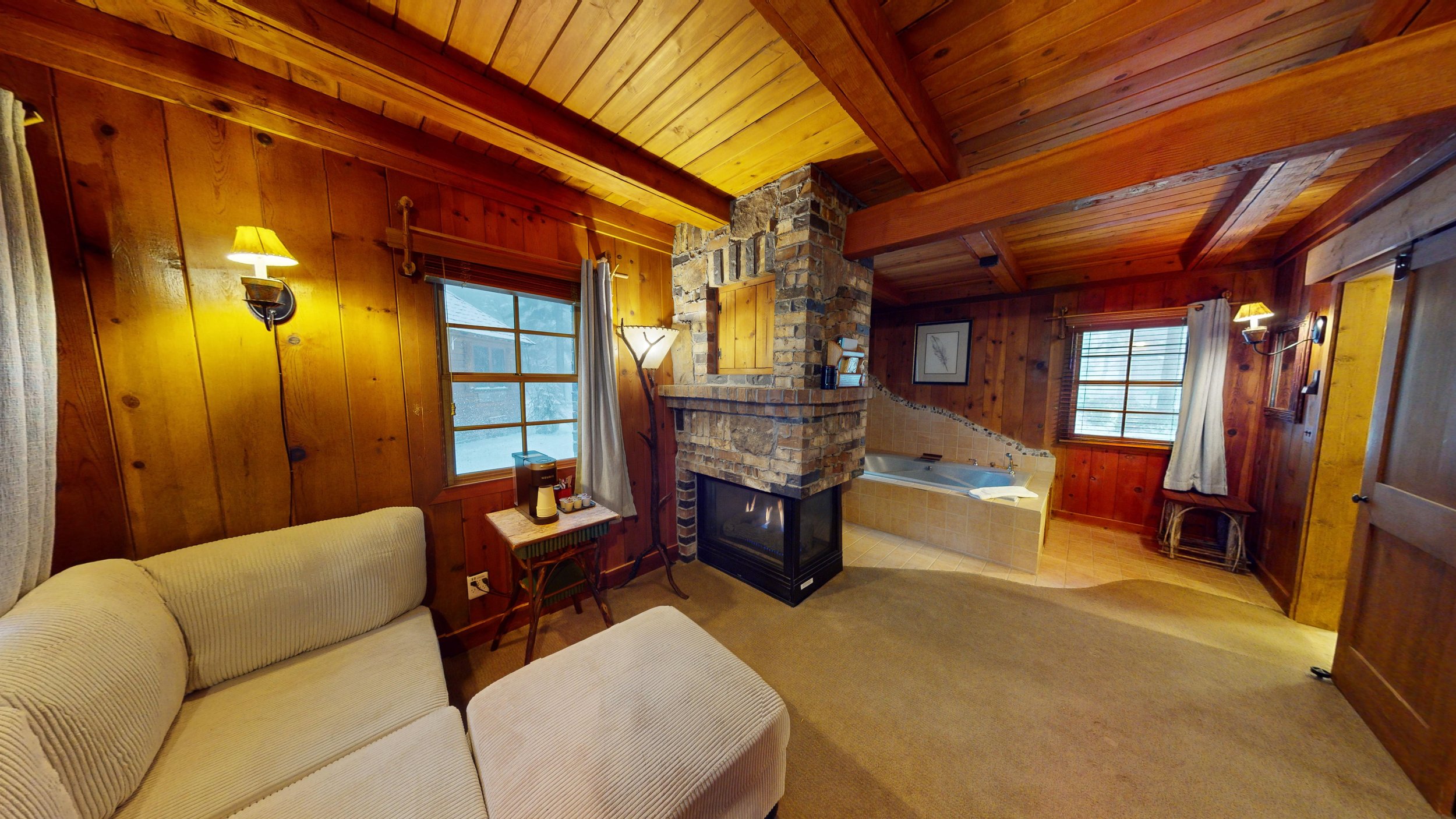 Deluxe Suites — The Cottage Inn