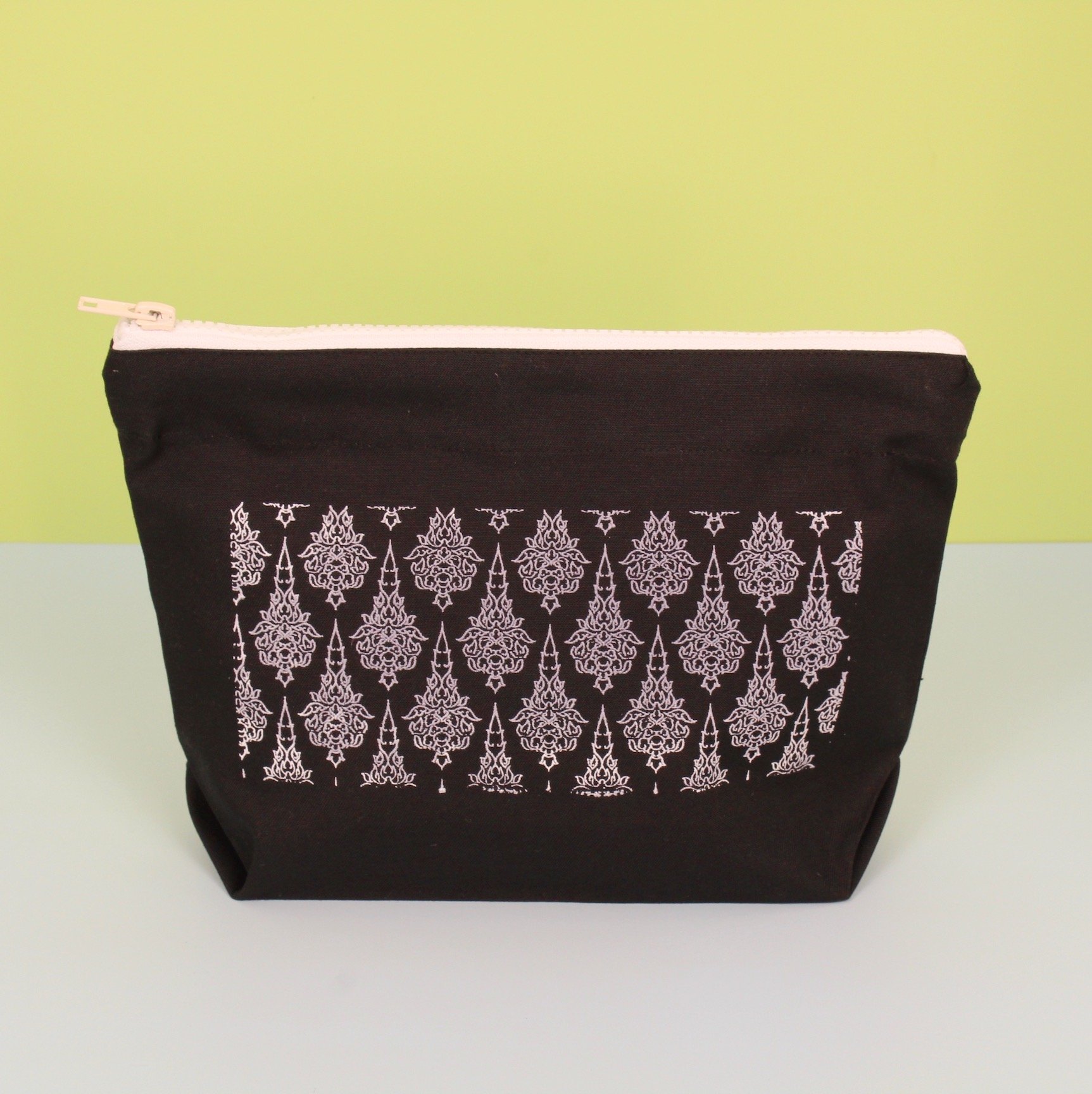 The Throne - Makeup Bag - Black