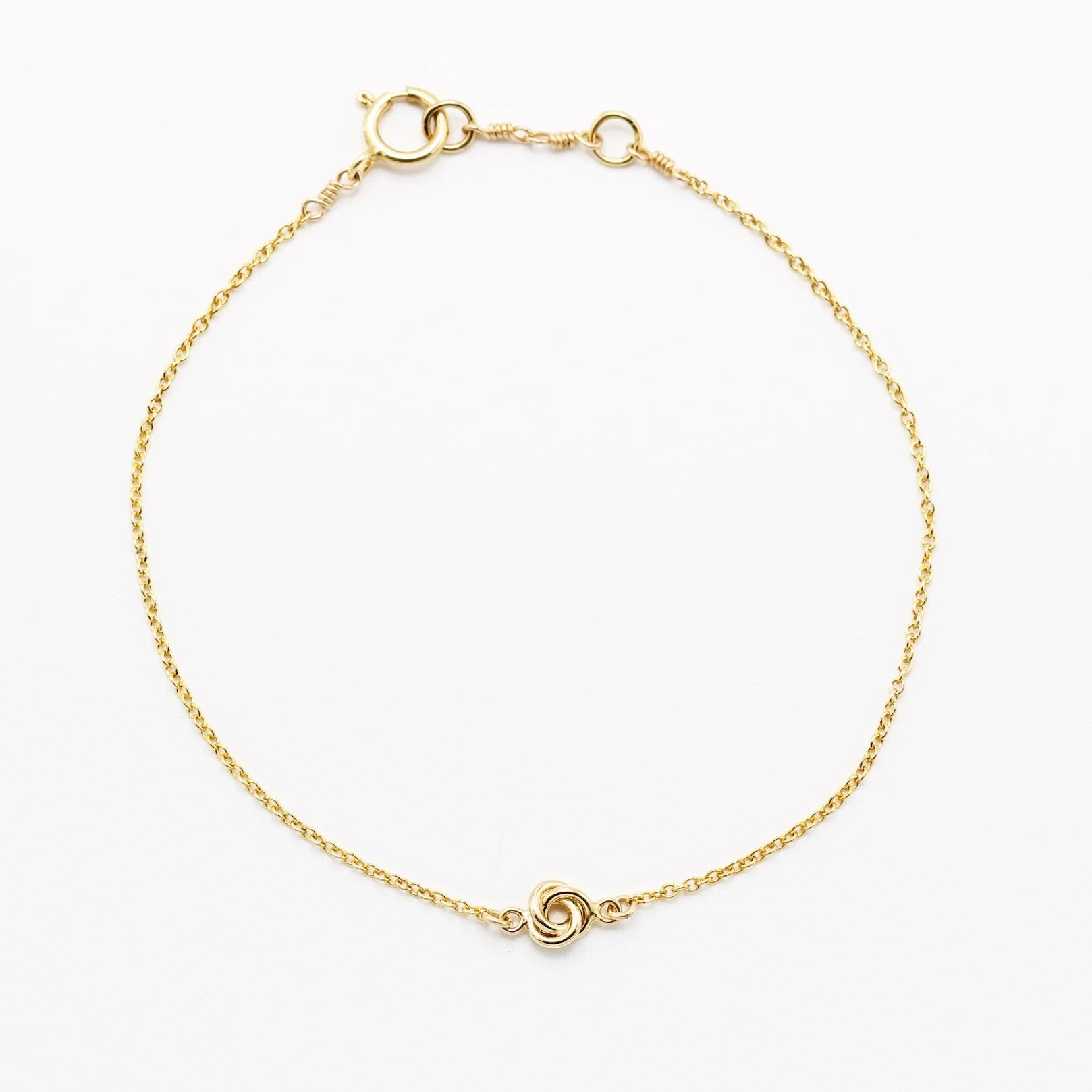 Loves Me, Love Me Knot