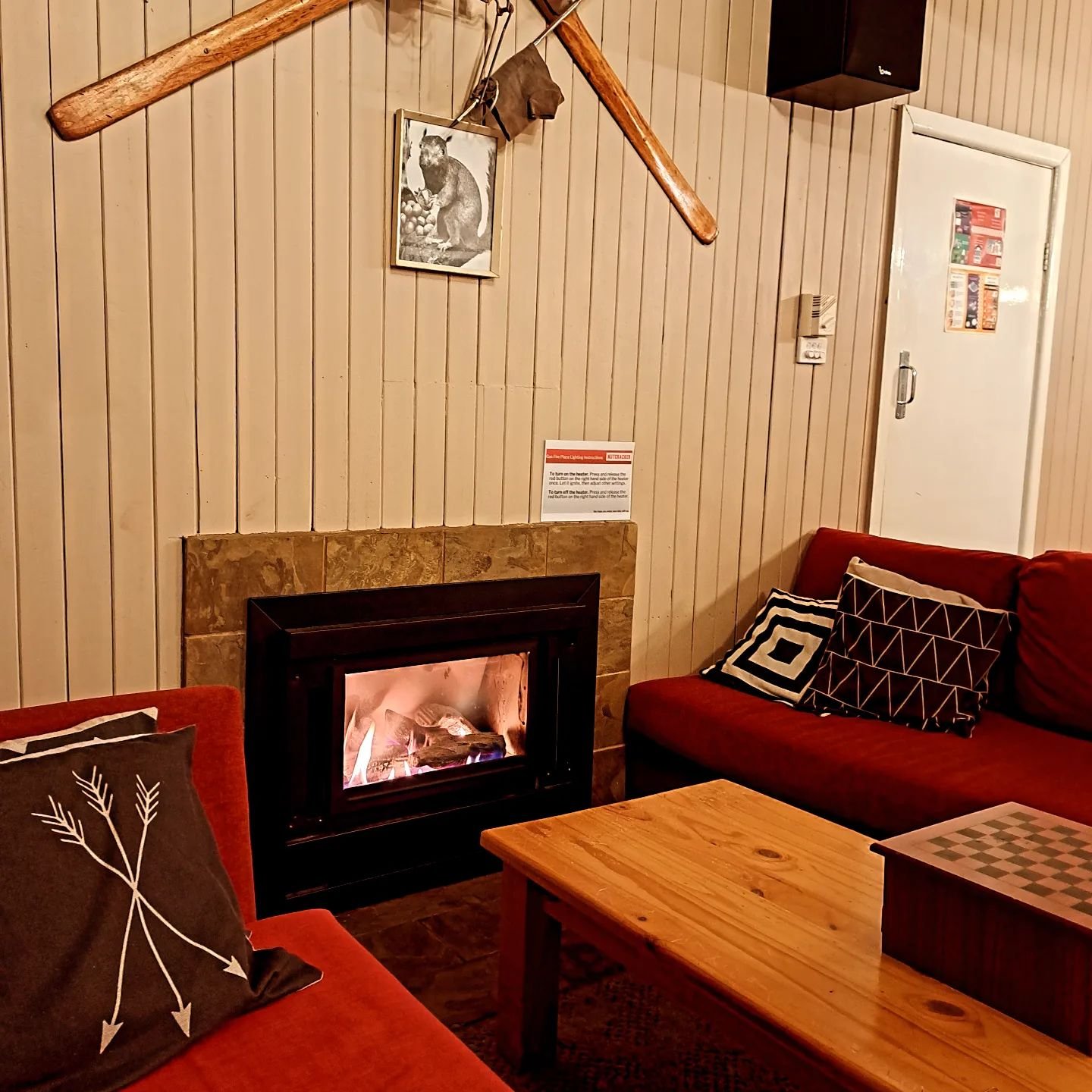 Friday nights at 'The Crack' after a hard day on the slopes.

@mt_buller #friyayvibes #feeltheserenity