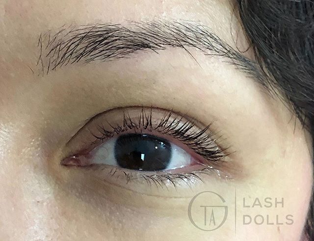 Lifting lashes like 💪🏻 .
.
.
.
#GTALashes #gtalashextensions #torontomicroblading #torontoeyelashextensions #torontolashtraining #oakvillelashes #oakvillemicroblading #newmarketlashes #gtalashlifts #etobicokelashes #etobicokemicroblading #torontona