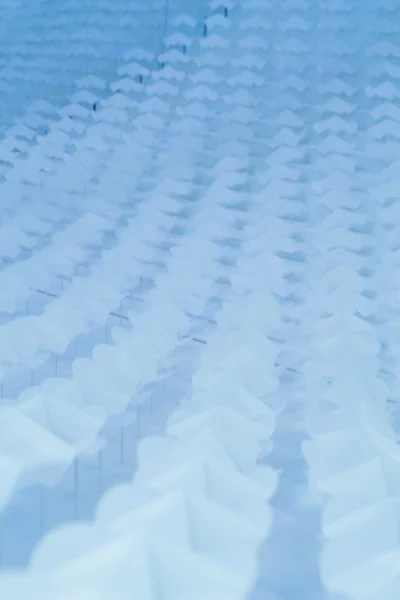 小さなオブジェクトの連続性の動きで、気流を表現