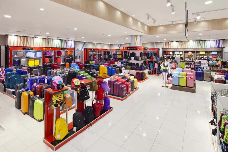 トラベル売り場：四季折々や様々な文化を旅する様をグラフィックで表現。