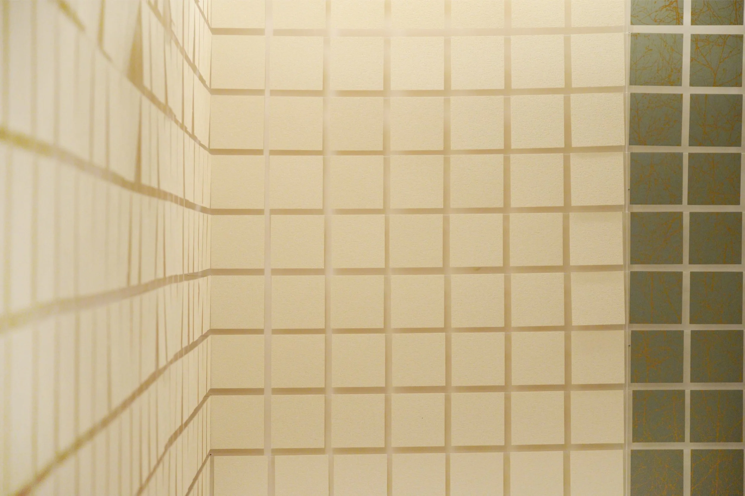 ひらひらとなびく壁面