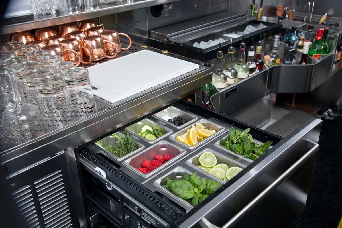 Tobin_Ellis_Bar_Setup_023.jpg