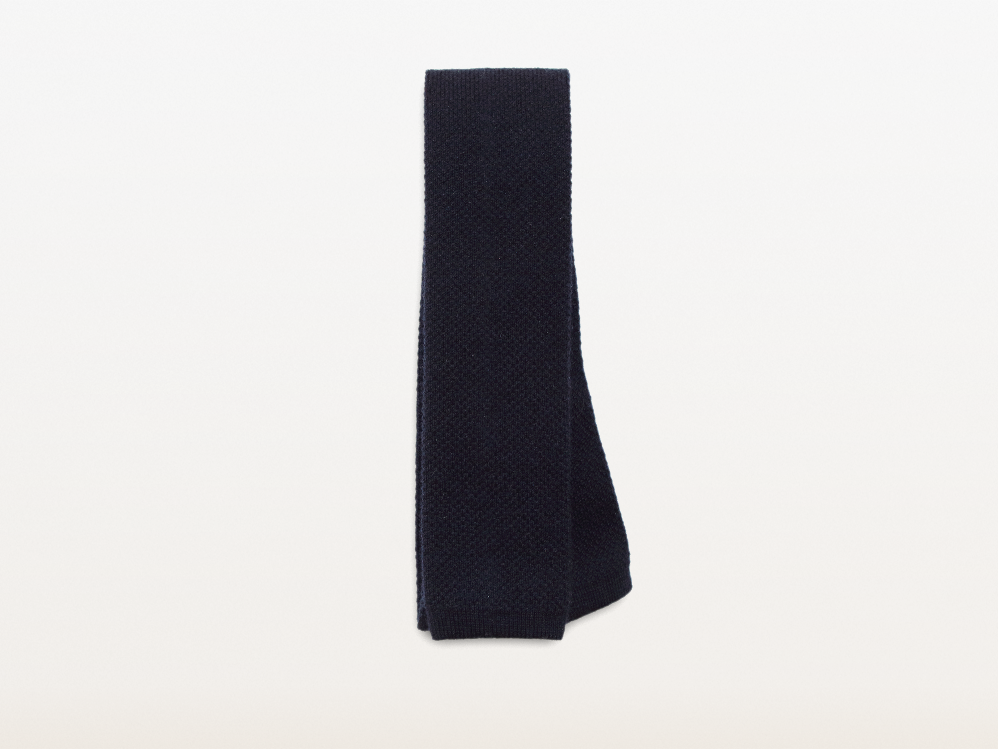 tie_knitted_navyblue_cashmere.png