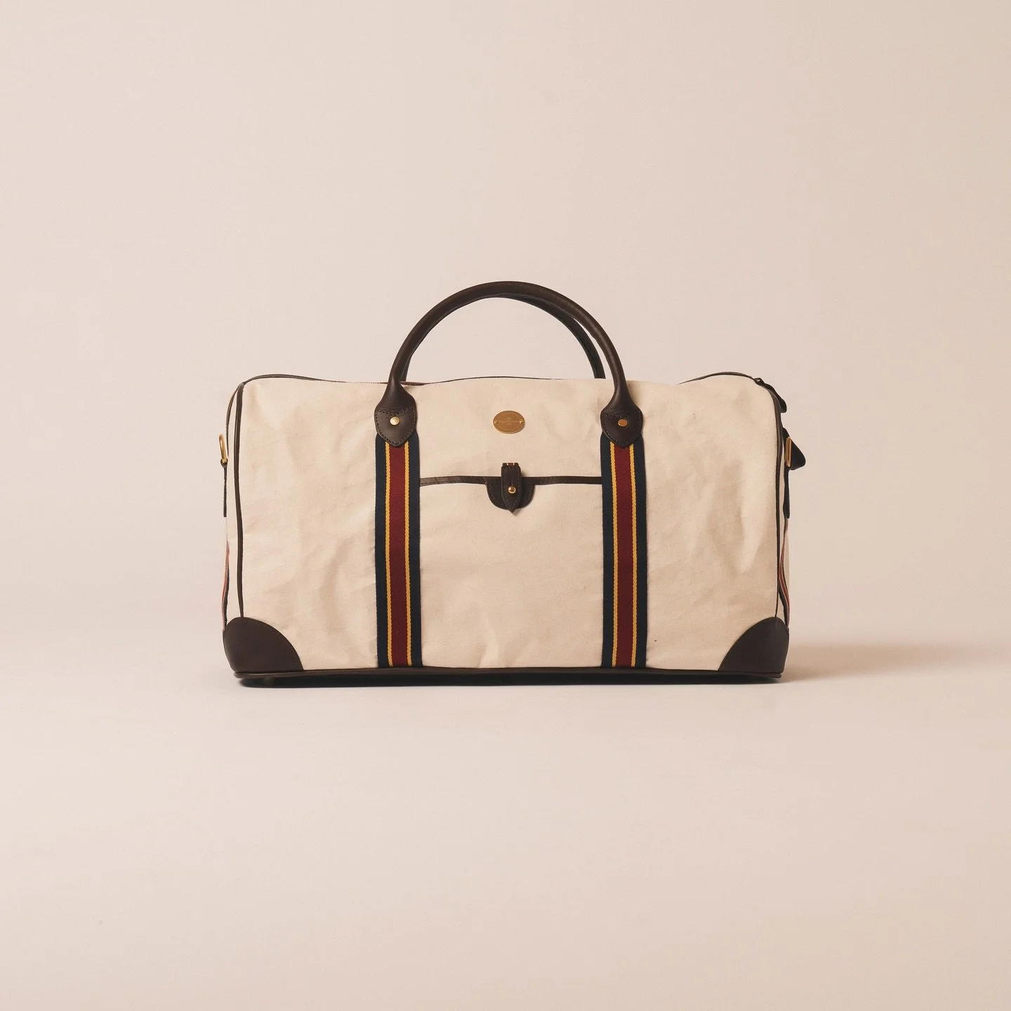 A new generation of Weekender:  The Sailender. Crafted from innovative bio-based sailcloth, 100% waterproof, lightweight, and your perfect companion for every adventure.  .

.

.
 #Sailender #Collection25 #FutureCrafted #Waterproof #EcoInnovation #Ti