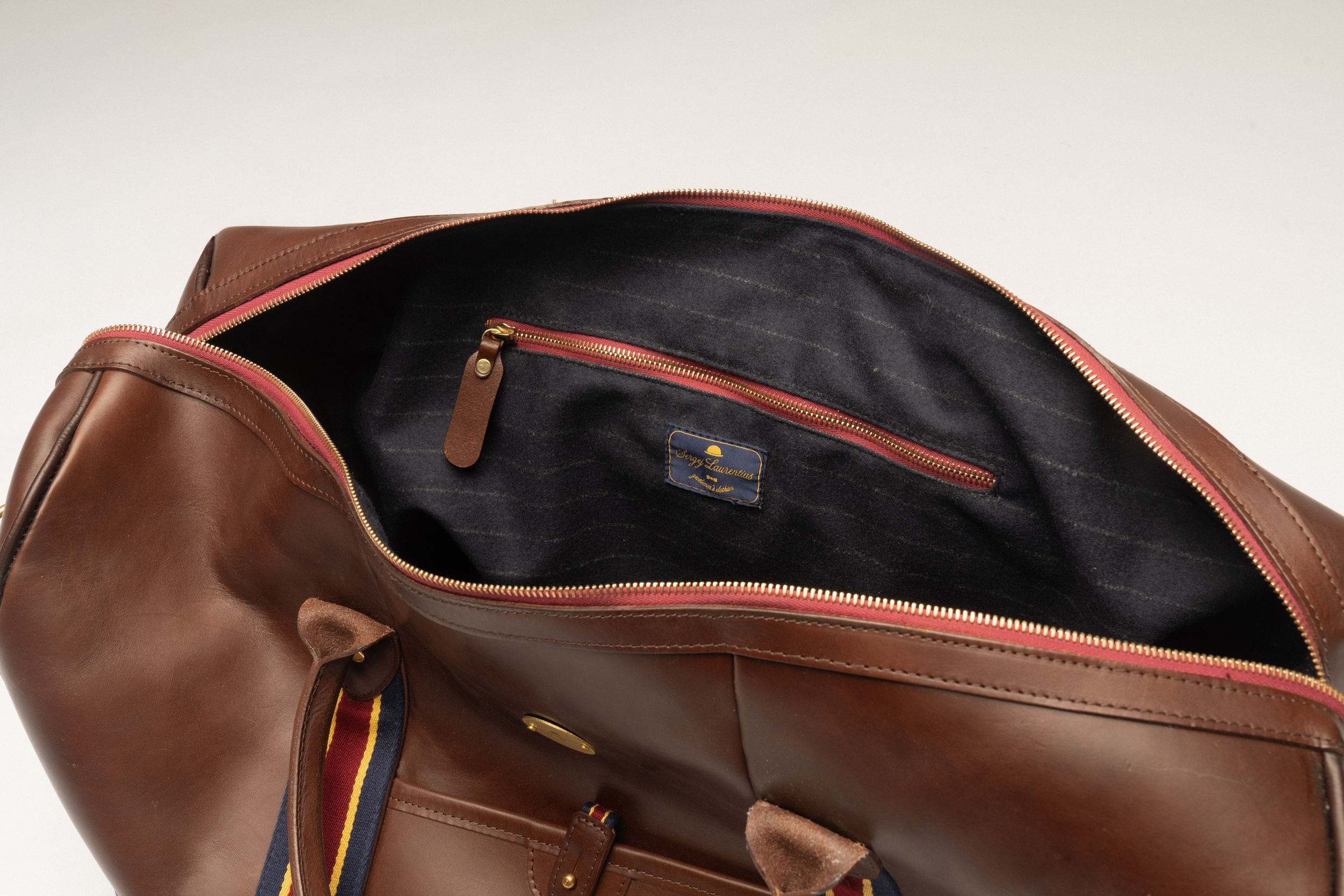 weekender_leather-25_inside.png