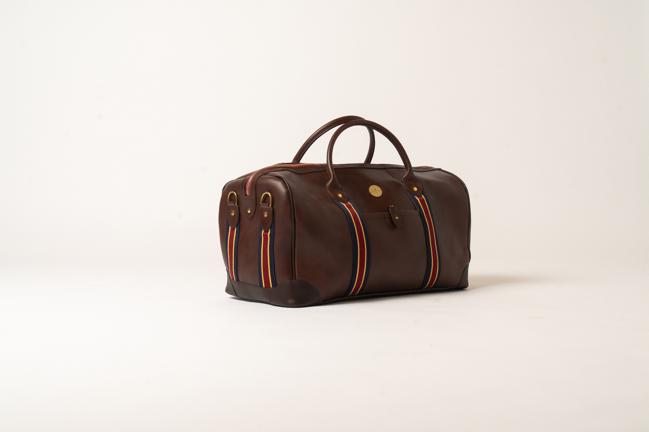 weekender_leather-25_side-right.png