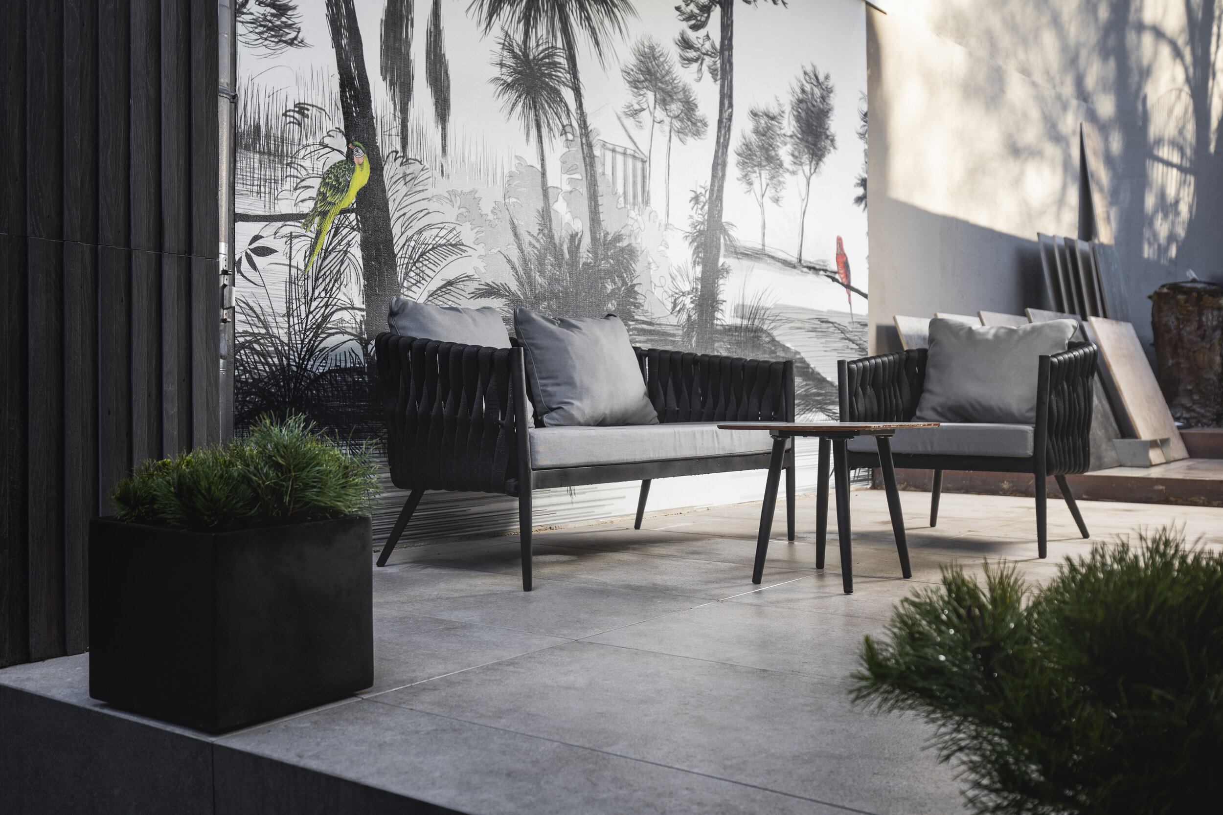 Showroom Außenbereich mit Tapete von wall&deco
