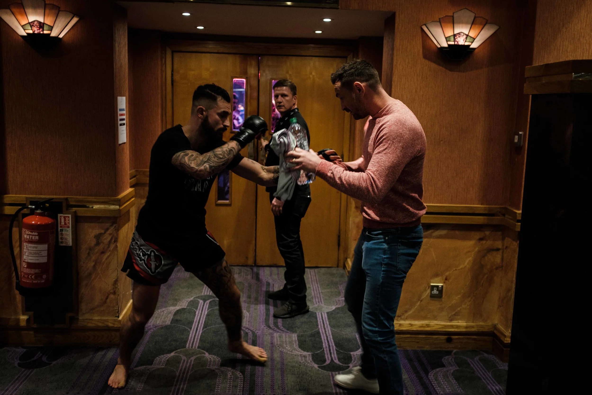 into the cage-8973.jpg