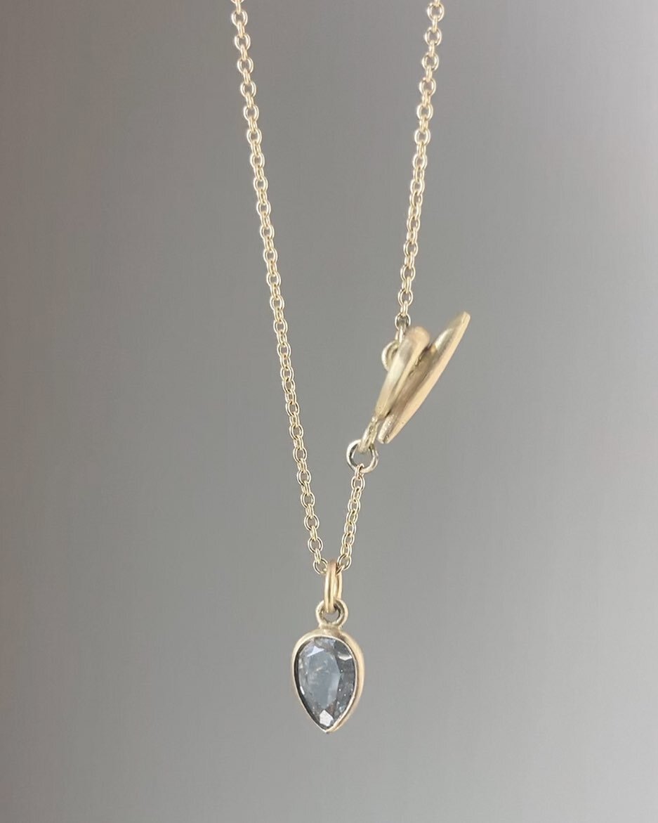 18ct yellow gold &amp; grey diamond pendant