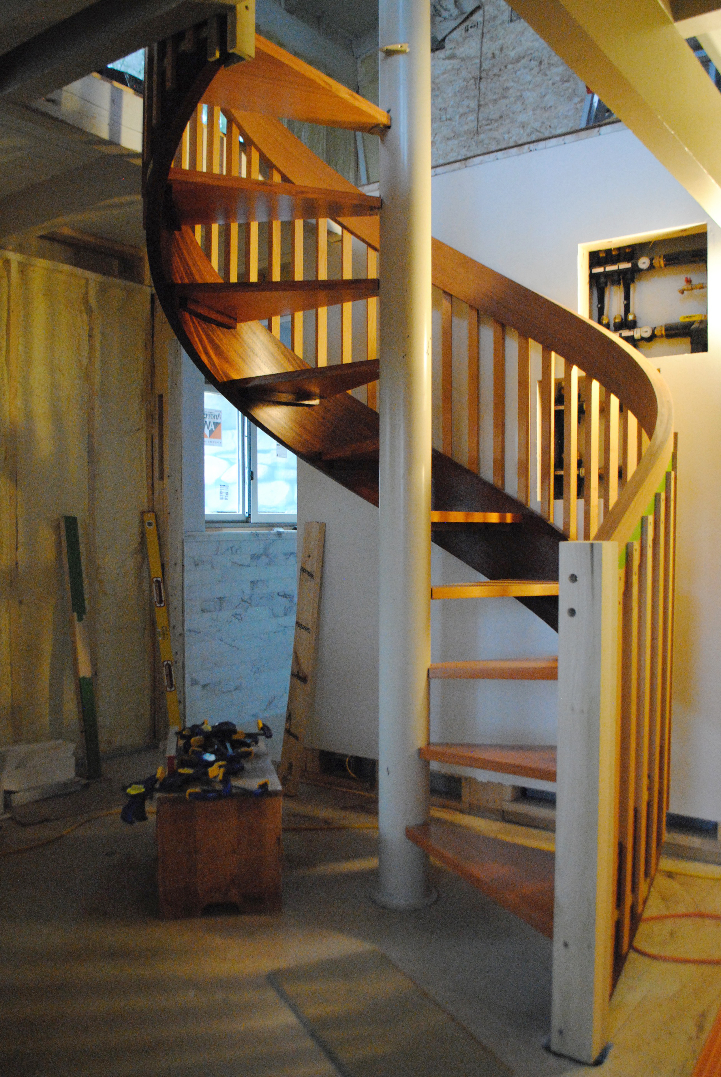 Free standing spiral stairs