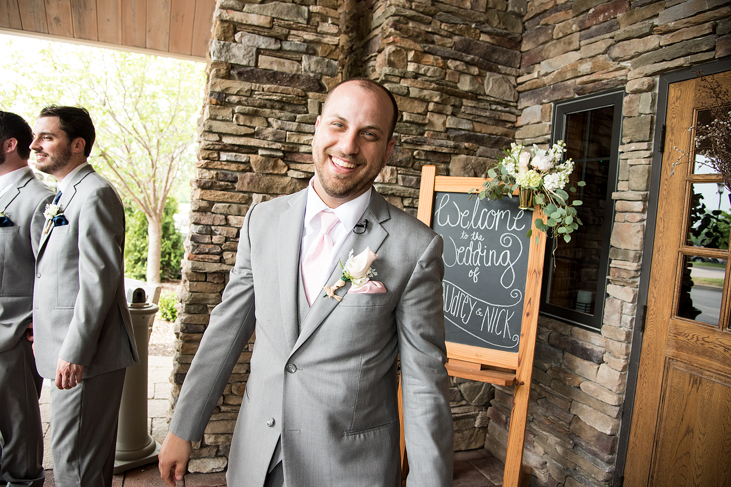 LINKTimberlodgeBlushWhiteWedding014.jpg