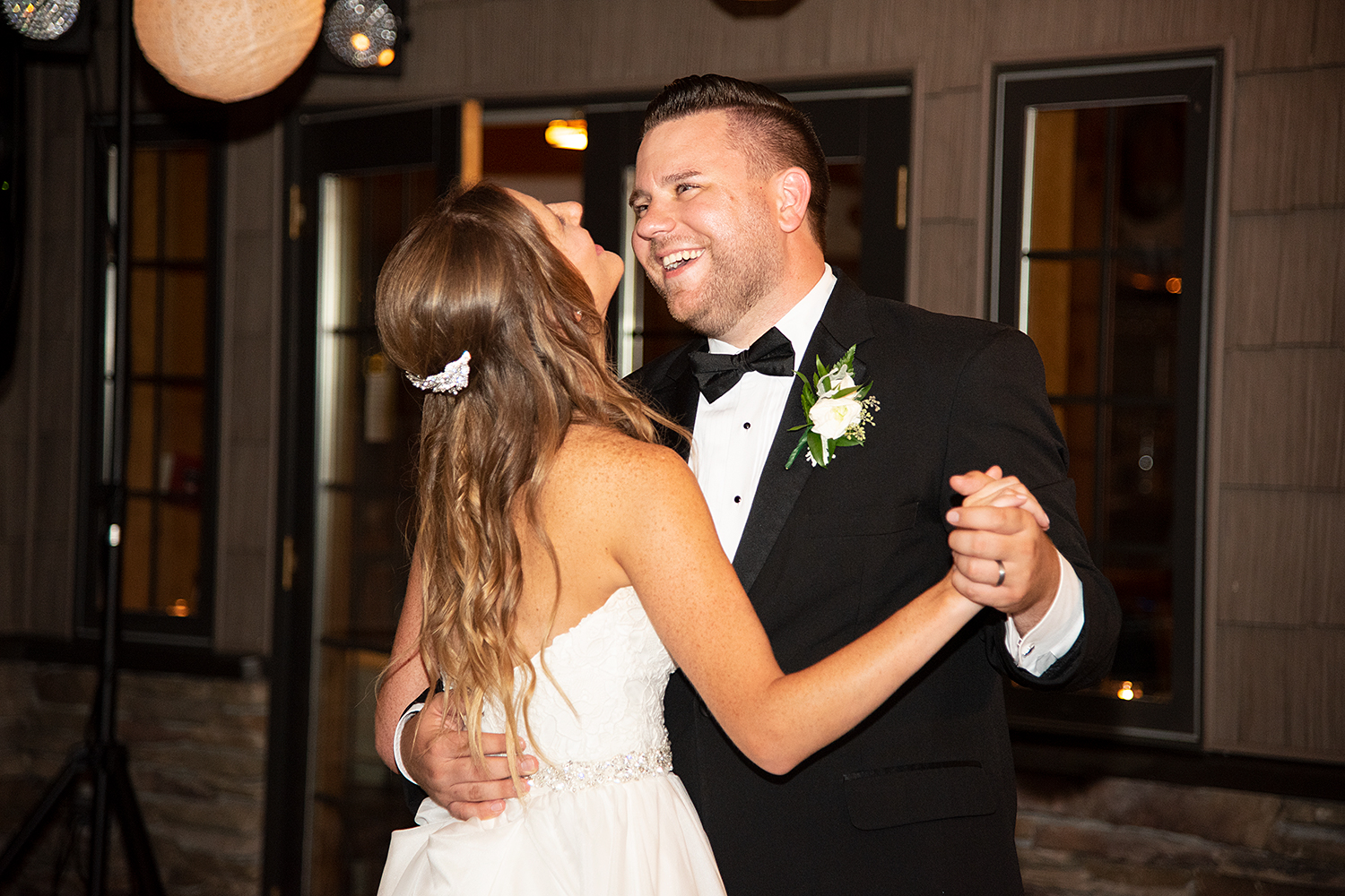 BuffaloTimberlodgeWedding160909_JLL2283.jpg