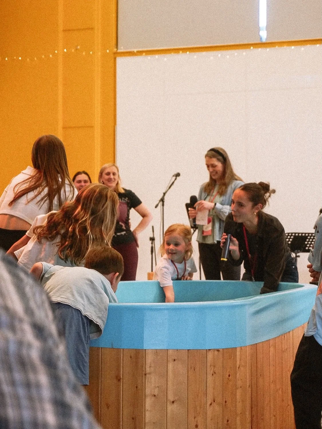 NEW LIFE! 💦
It&rsquo;s such a joy and privilege to see how Jesus transforms people&rsquo;s lives, and we had a great time celebrating that on Sunday with Liz&rsquo;s baptism!
.
.
.
.
.
#g2 #g2york #church #trychurch #jesus