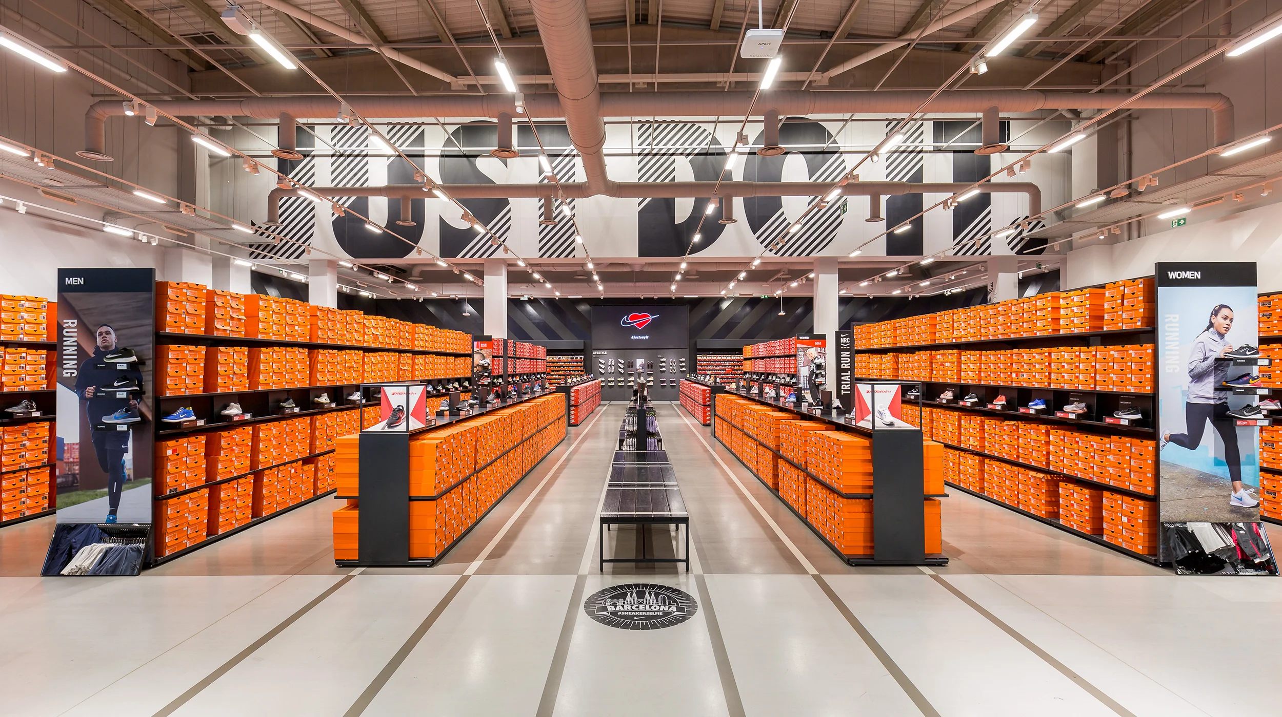 Retail brand & Commercial Spaces