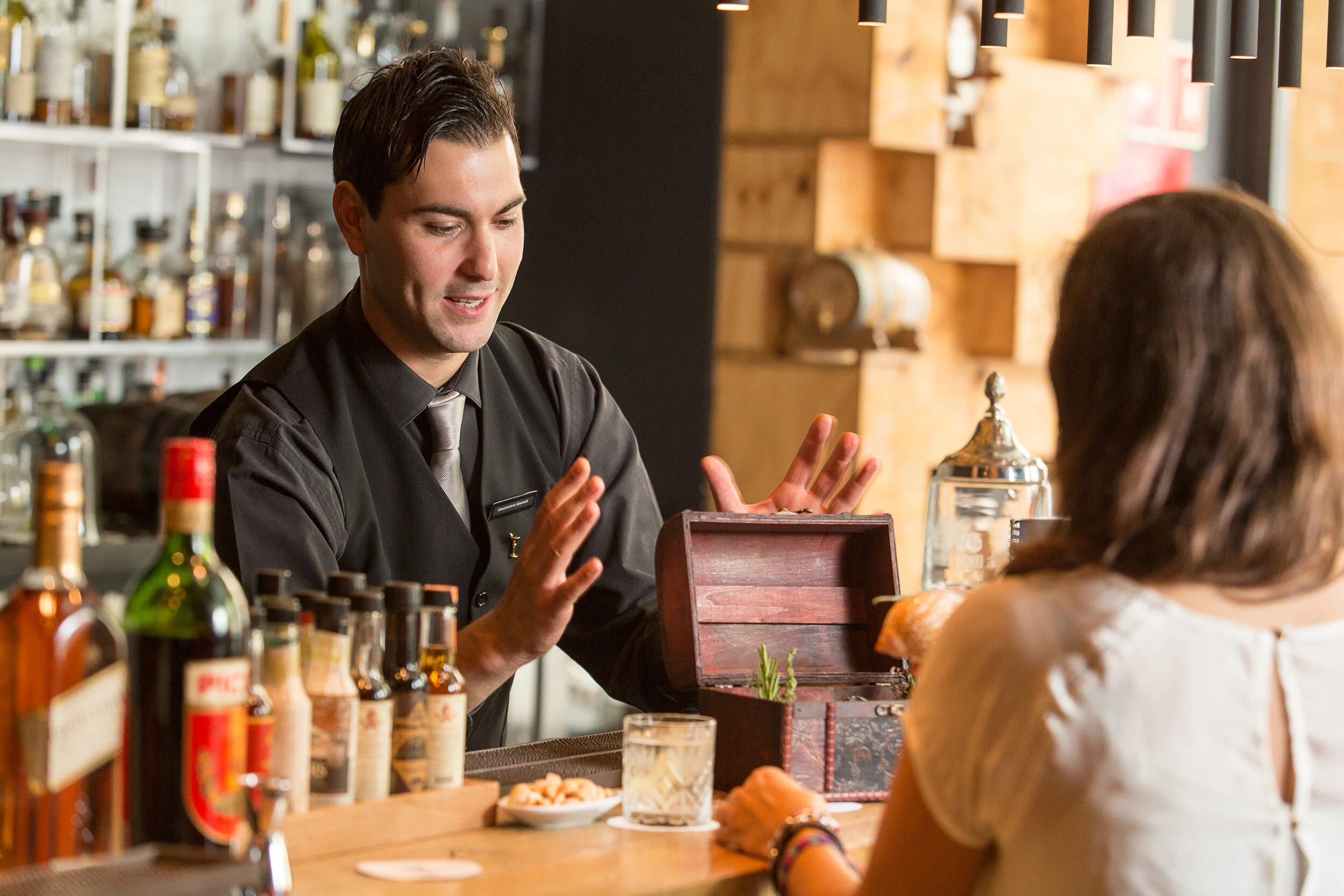 GG_Bartender&Public-015.jpg