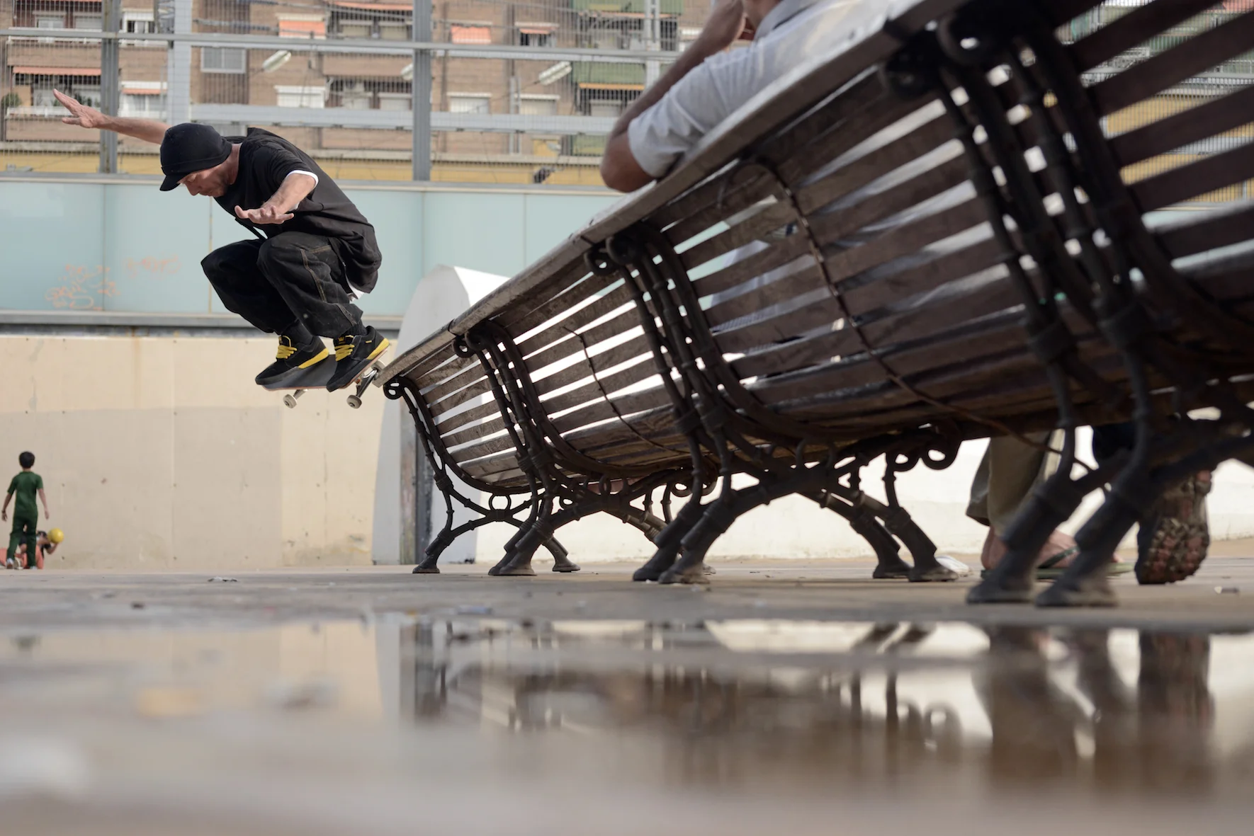  Tom Penny, fackie nose grind the Parallel bench few years ago.&nbsp; 