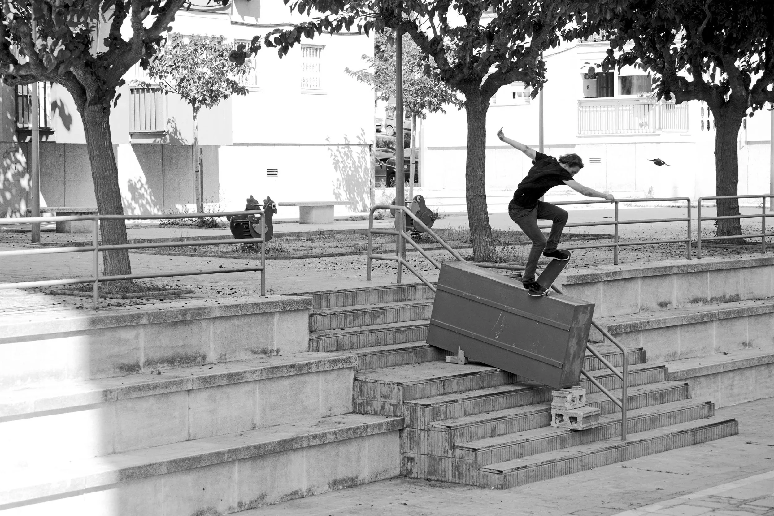  Mark Froelich, nose blunt, as seen in BE skatemag. 