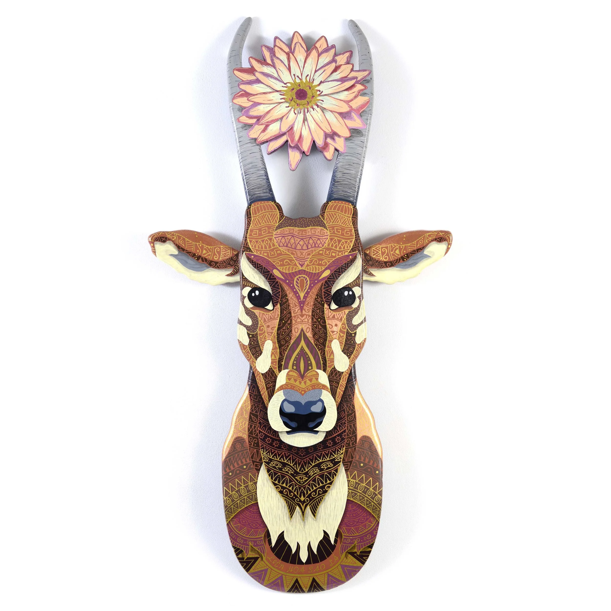  Lien Hoa Saola  Acrylic painting and Poscas on two skateboards.   40X78 cm. 03/2019. 