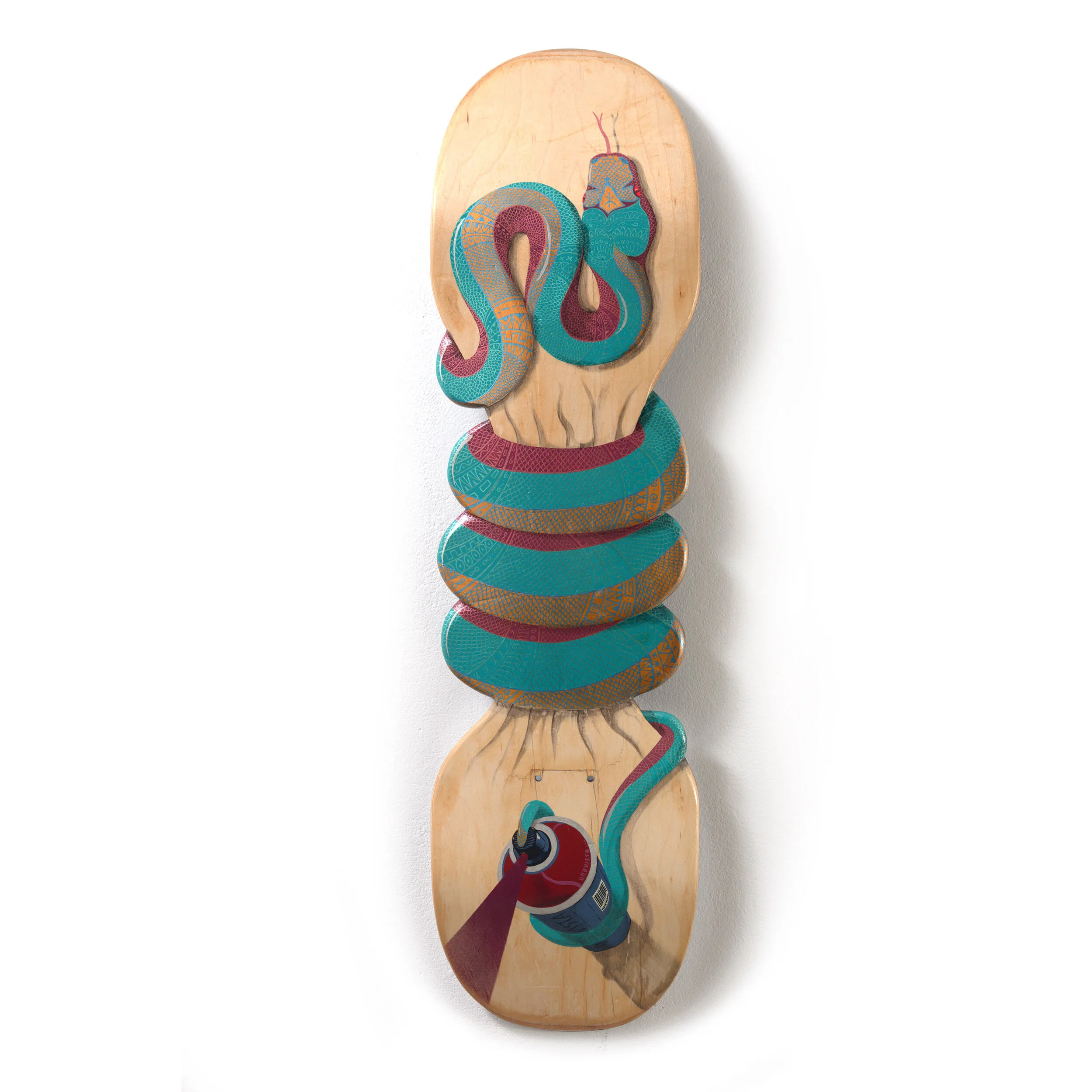  Snake painter  Acrylic painting and poscas on a skateboard.  21X80 cm. 01/2020. OUT 