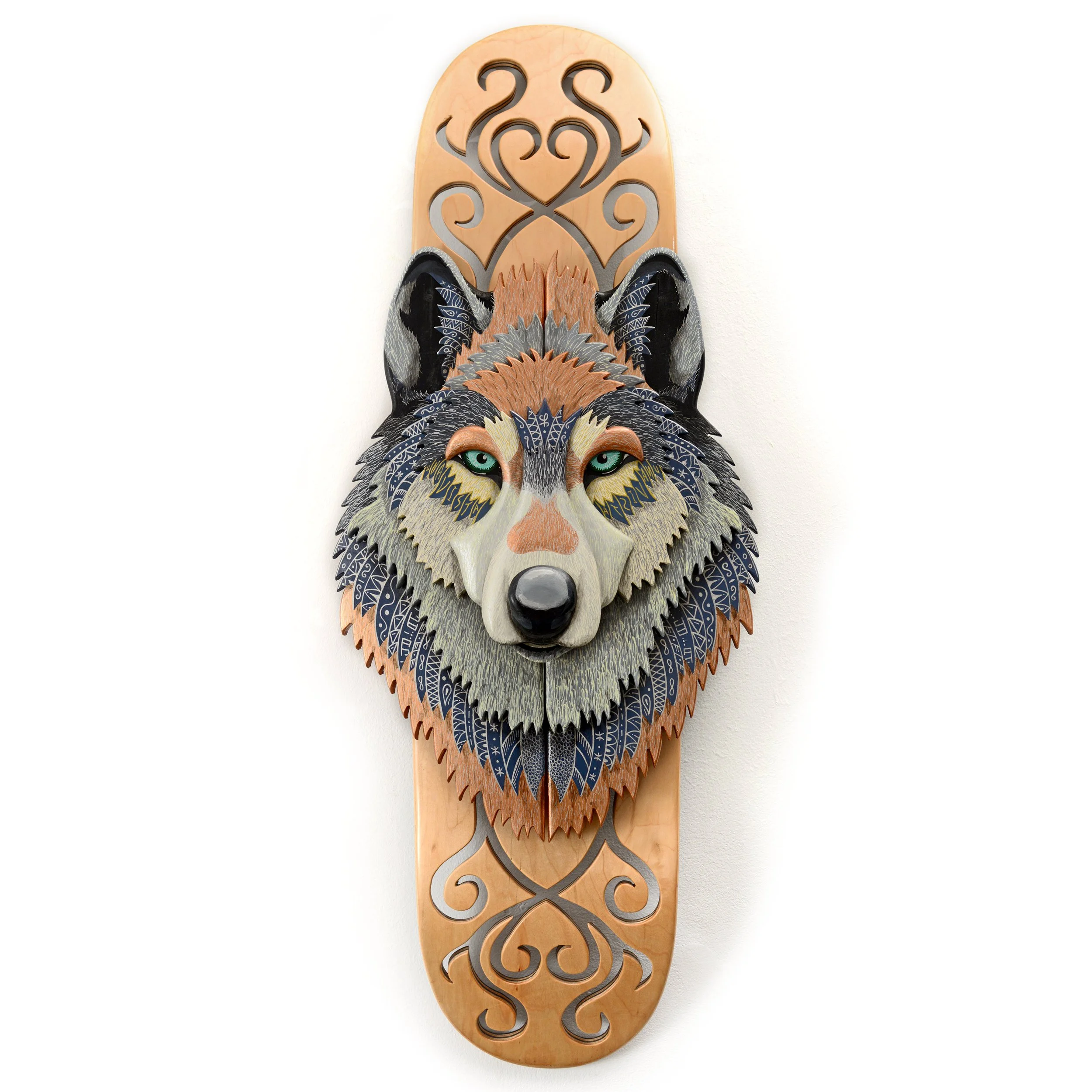  Wolf spirit  Acrylic paint and Poscas on 6 skateboard pieces.  39X81 cm. 12/2021. 
