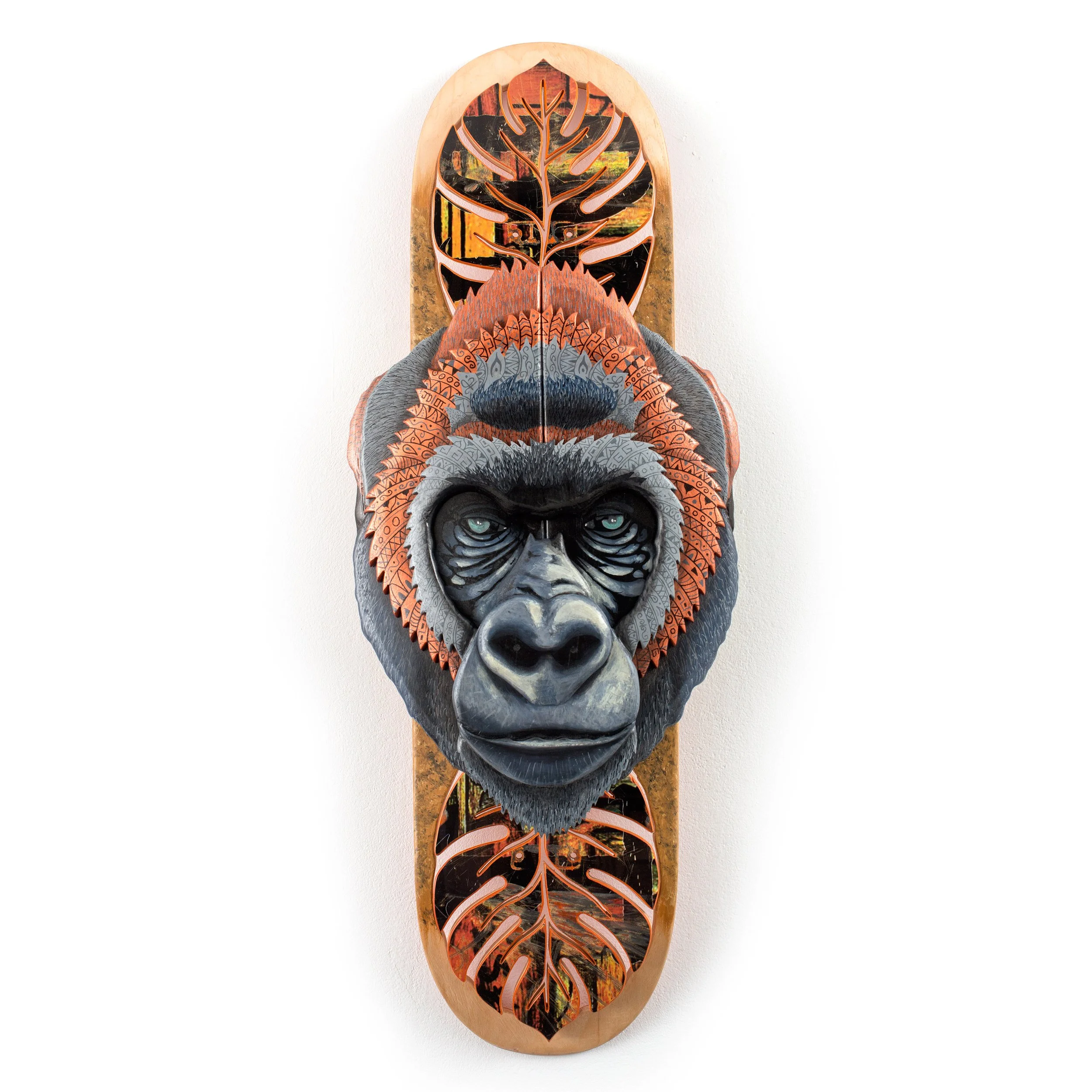  Jungle Gorilla  Acrylic paint and Poscas on 6 skatboards.  41X81 cm. 02/2022 