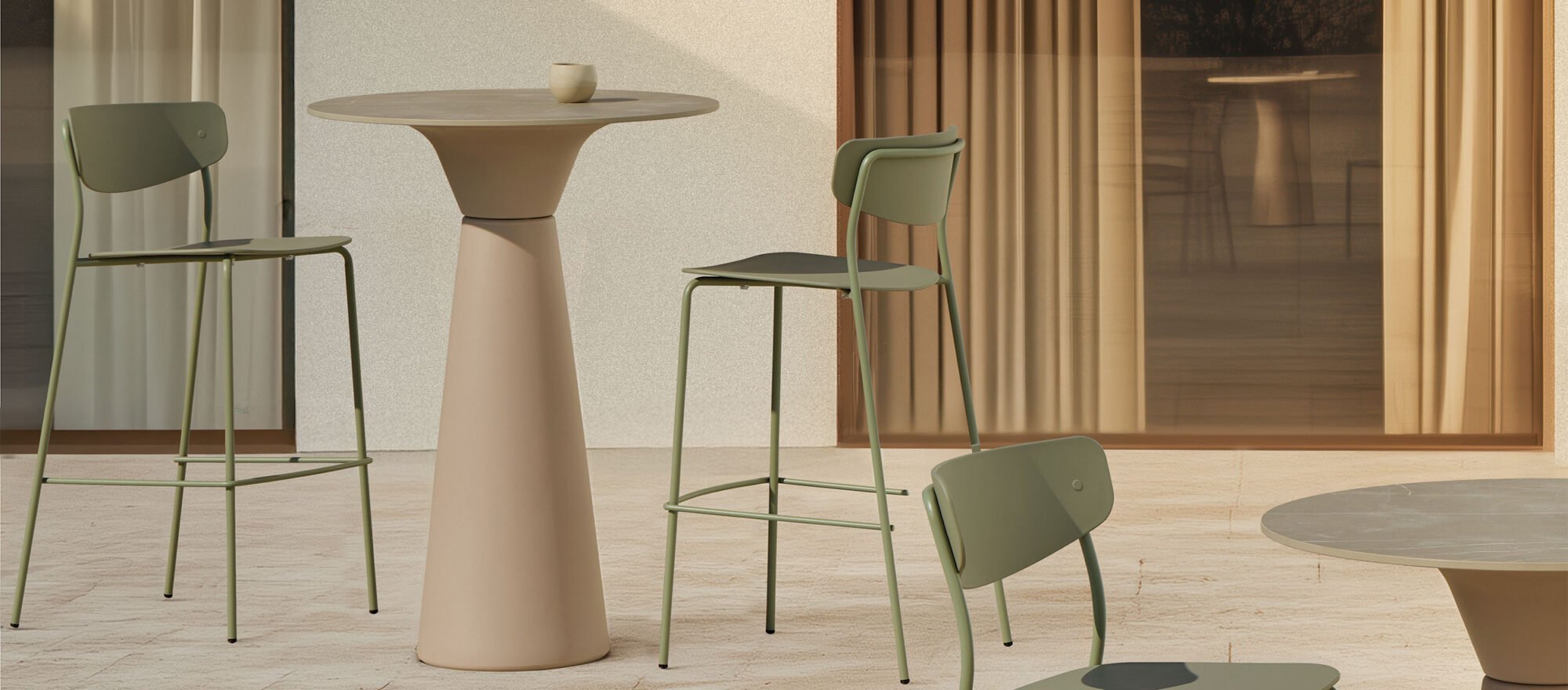 grandeimage5_leaplasticstool.jpg