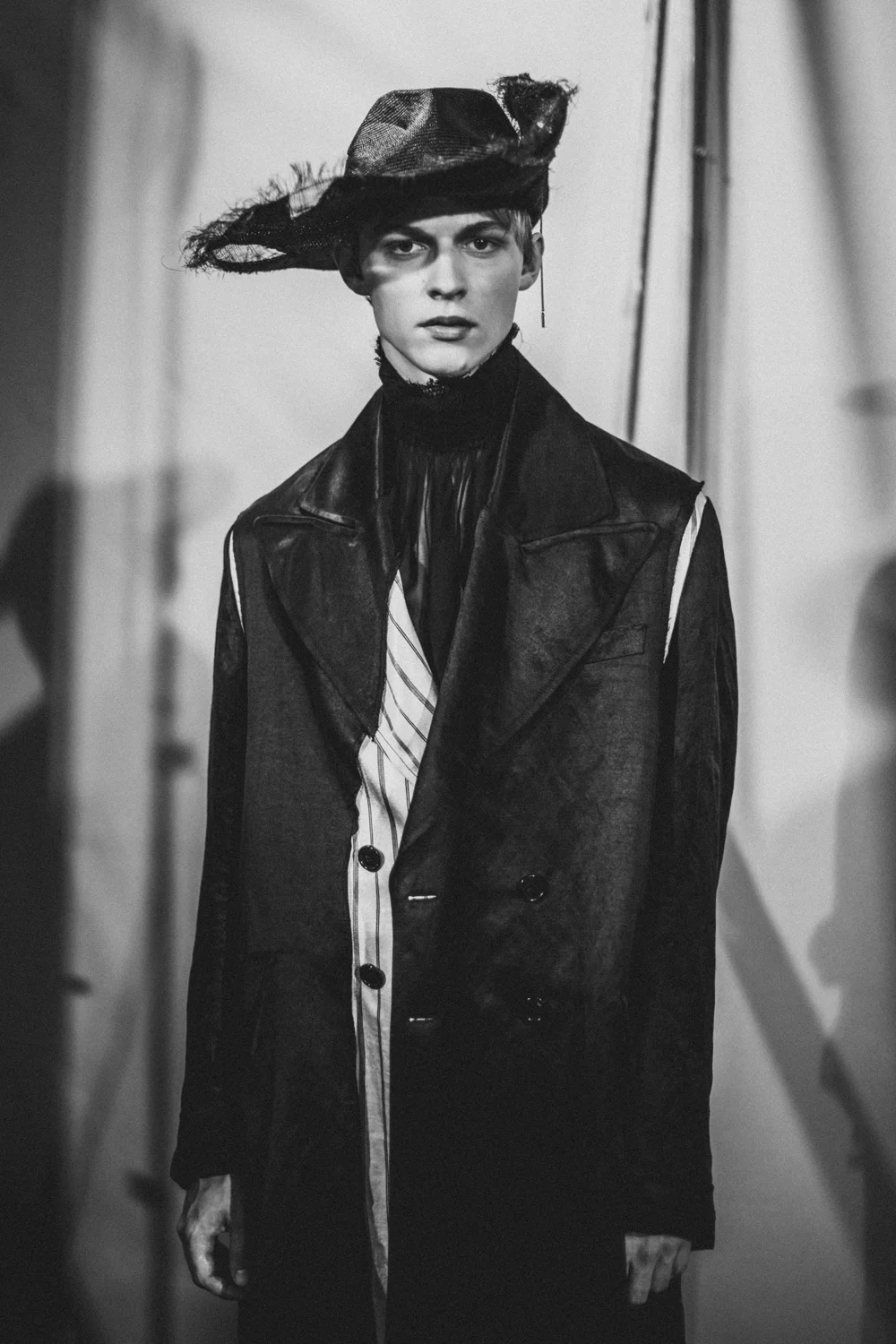 ANN-DEMEULEMEESTER-SS19-MENS-MATTEO-CARCELLI-25-bnw.jpg
